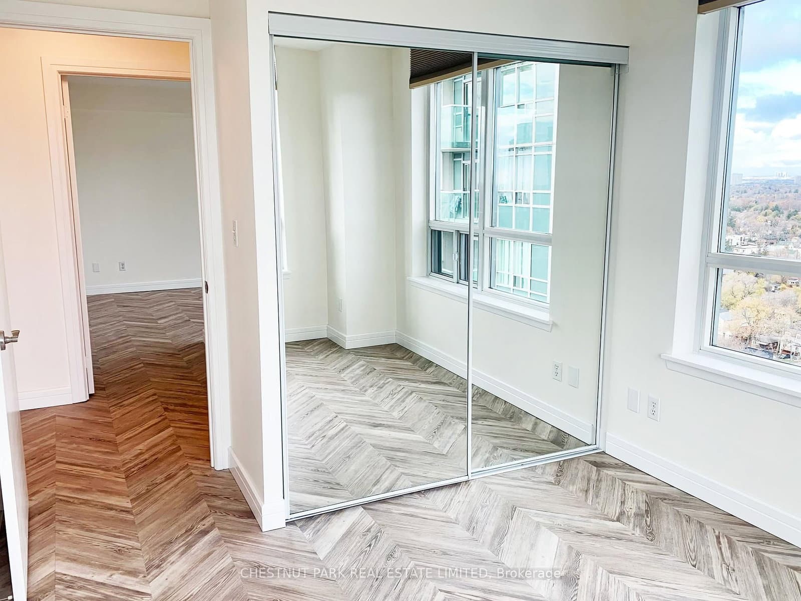 18 Harrison Garden Boulevard, Unit 2504 thumbnail 28
