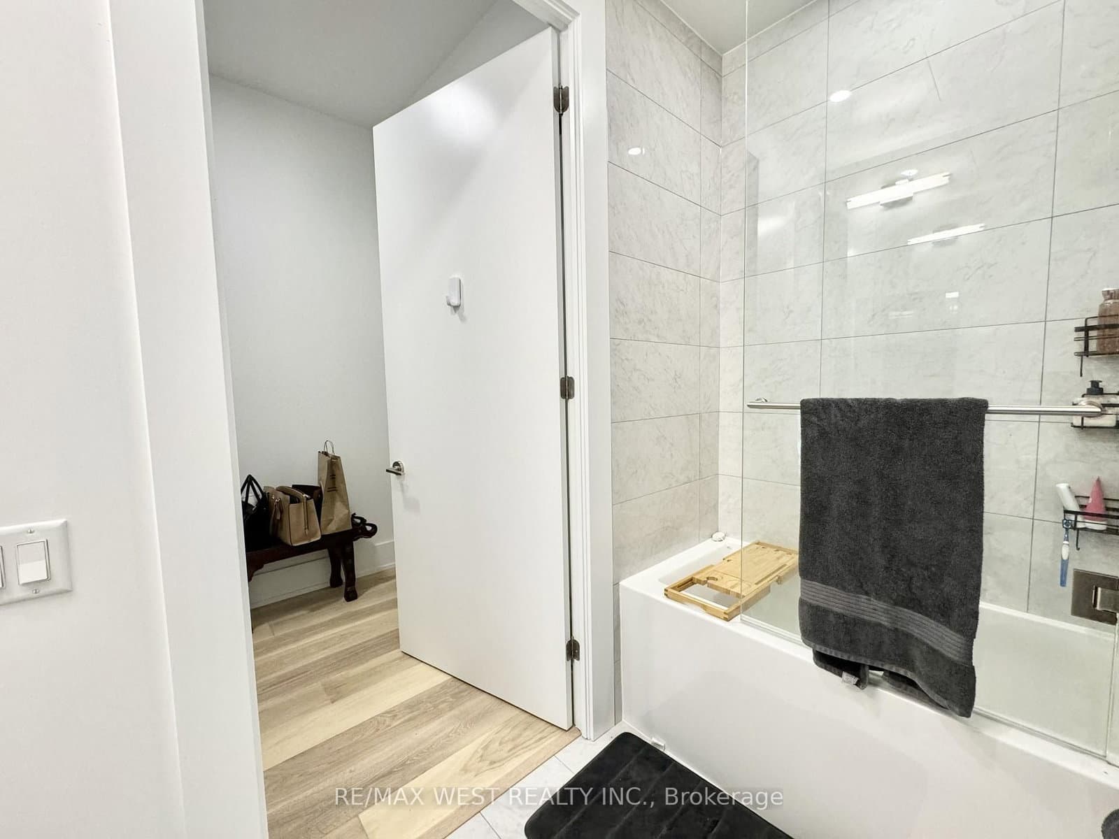 39 Roehampton Avenue, Unit 4603 thumbnail 34