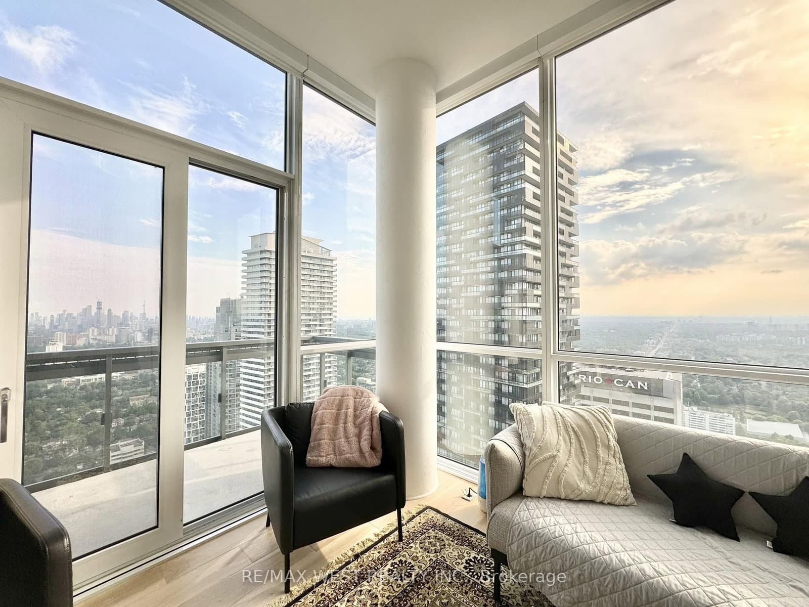 39 Roehampton Avenue, Unit 4603 thumbnail 8