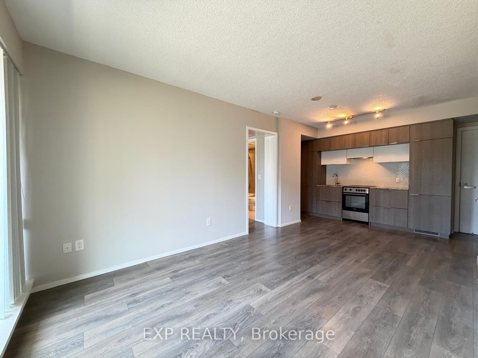 159 Dundas Street E, Unit 512 thumbnail 10