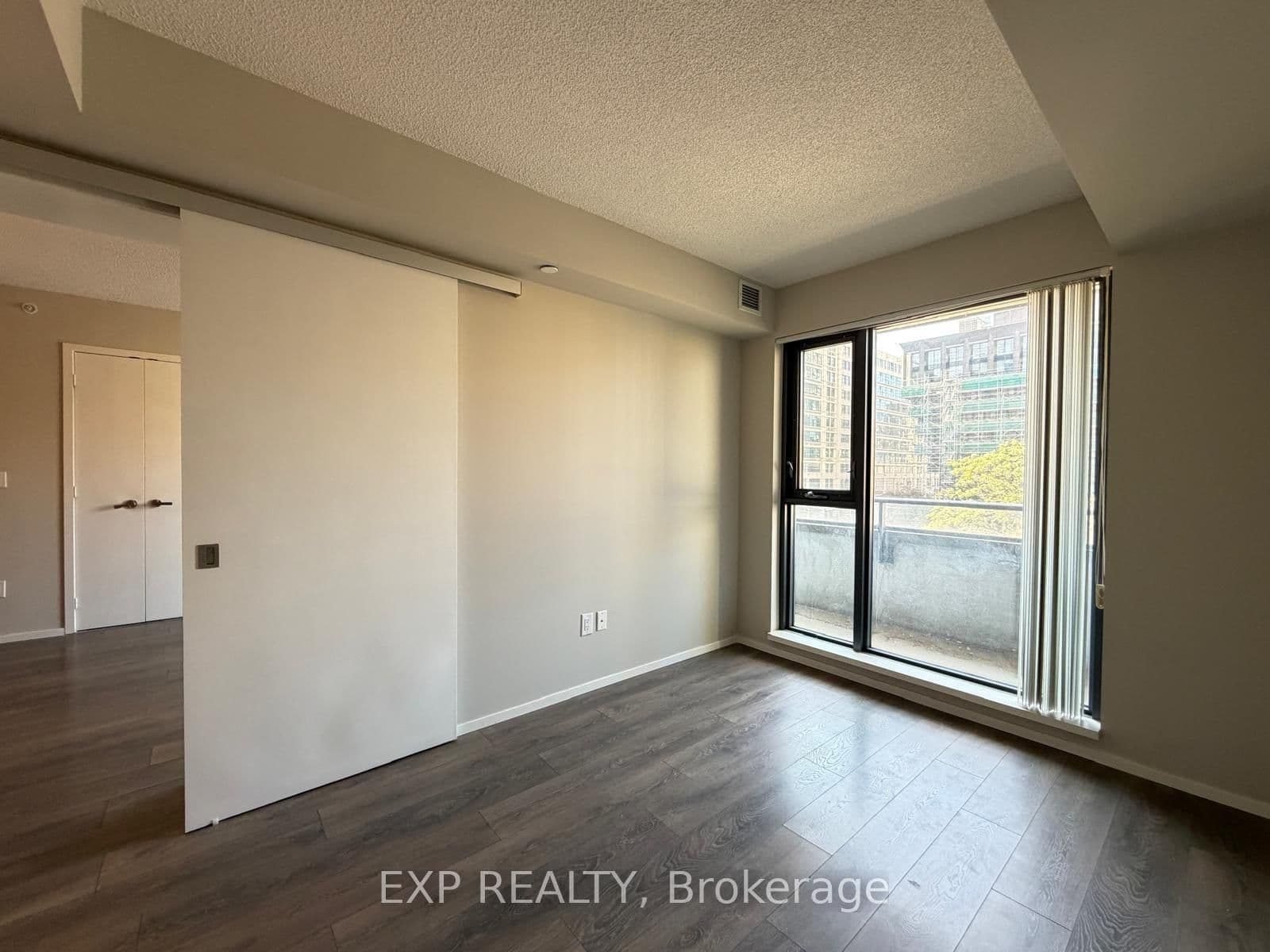 159 Dundas Street E, Unit 512 thumbnail 16