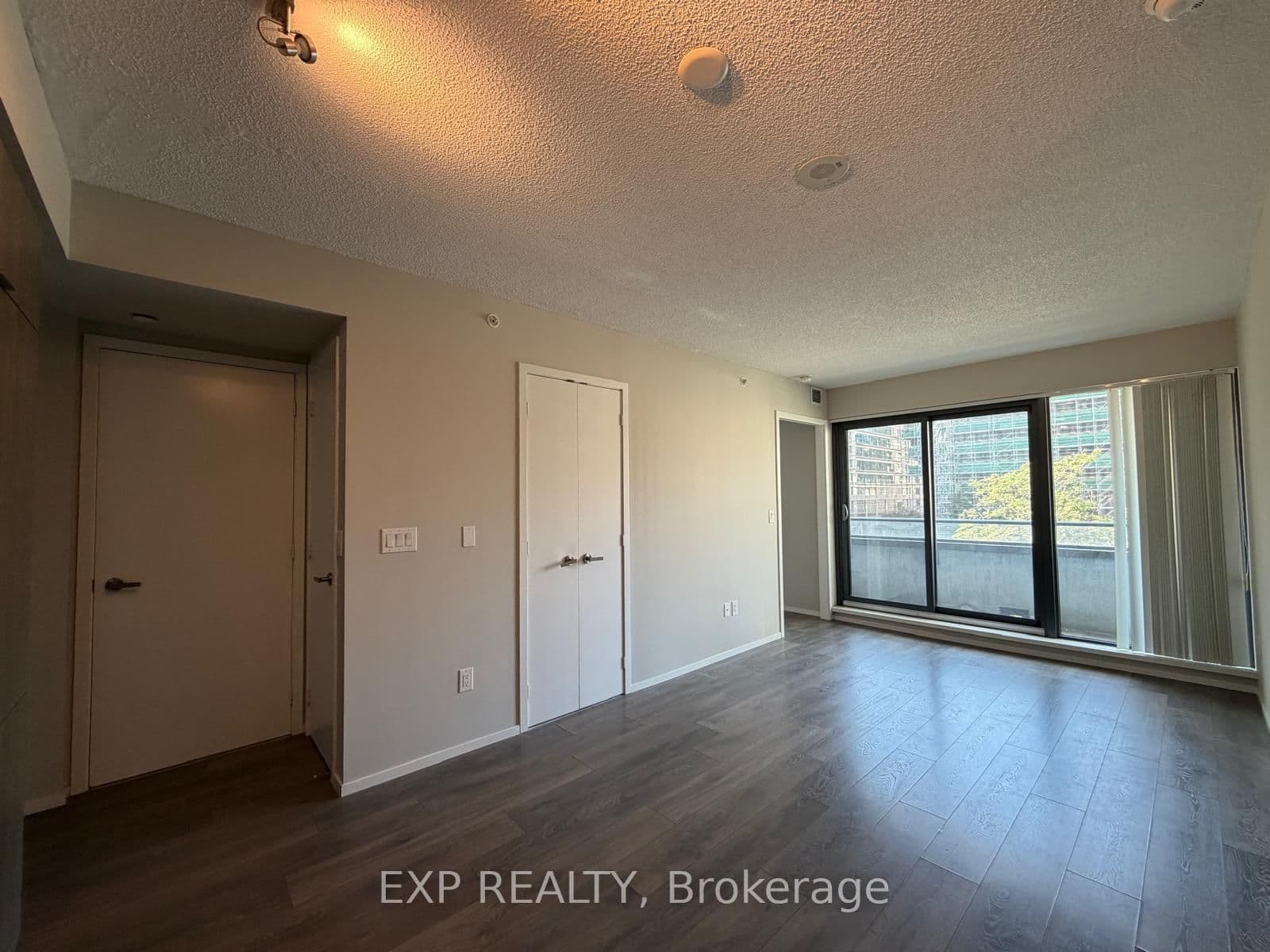 159 Dundas Street E, Unit 512 thumbnail 6
