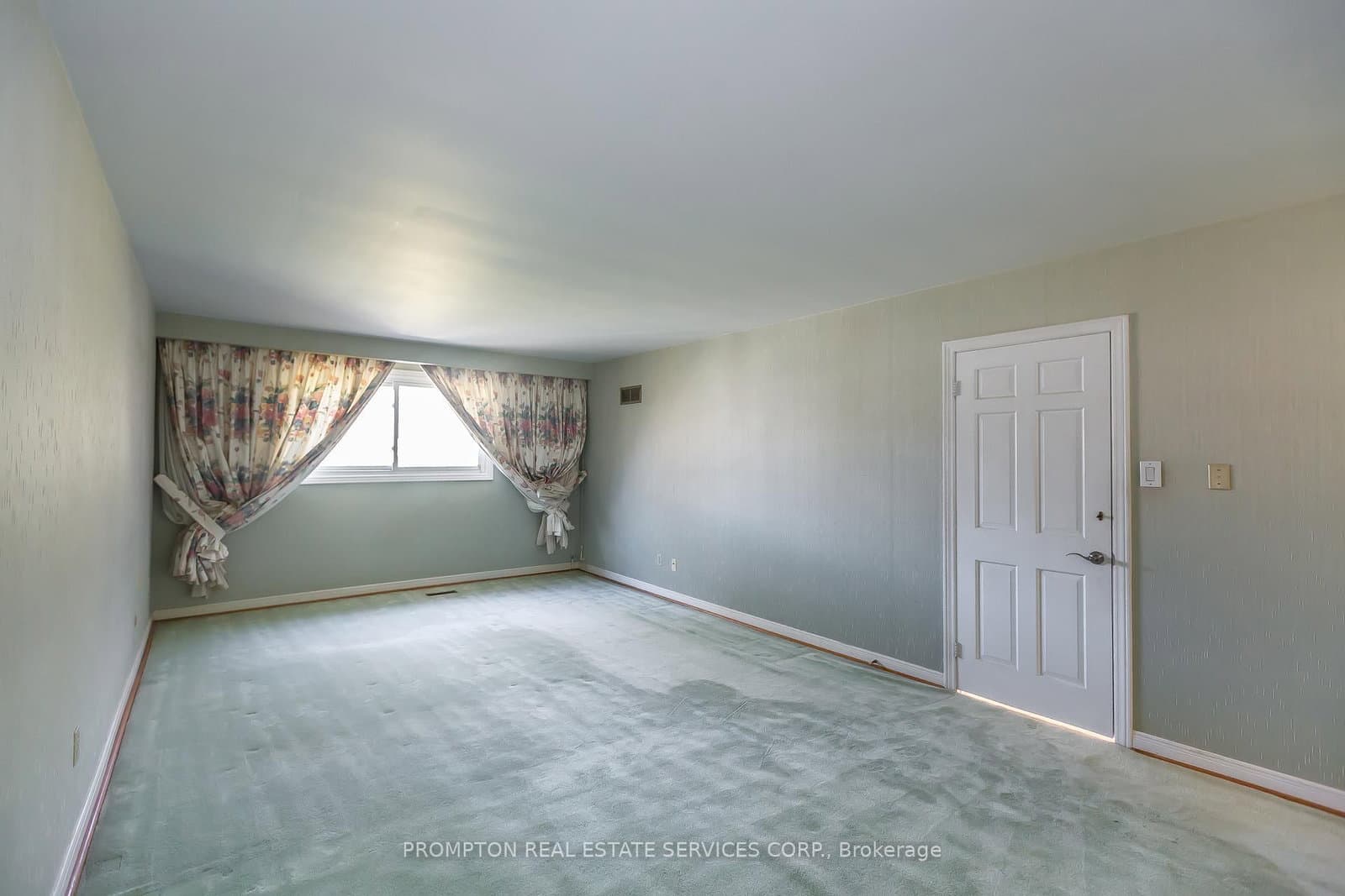 4 Sagewood Drive thumbnail 16