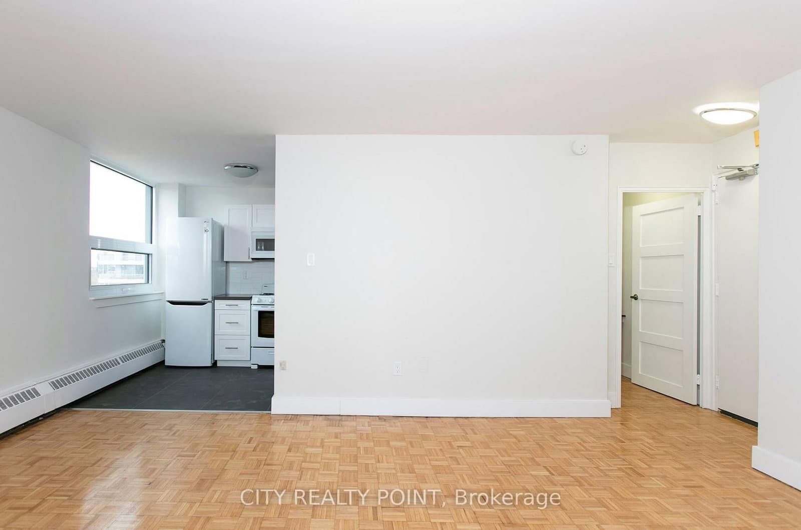485 Huron Street, Unit 204 thumbnail 3