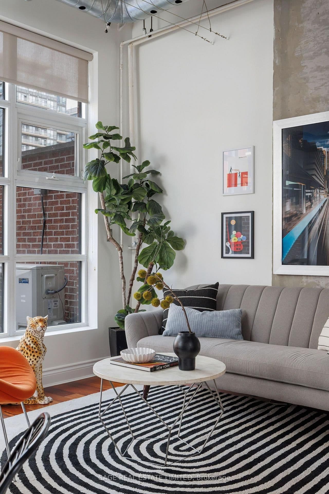 261 King Street E, Unit 402 thumbnail 11