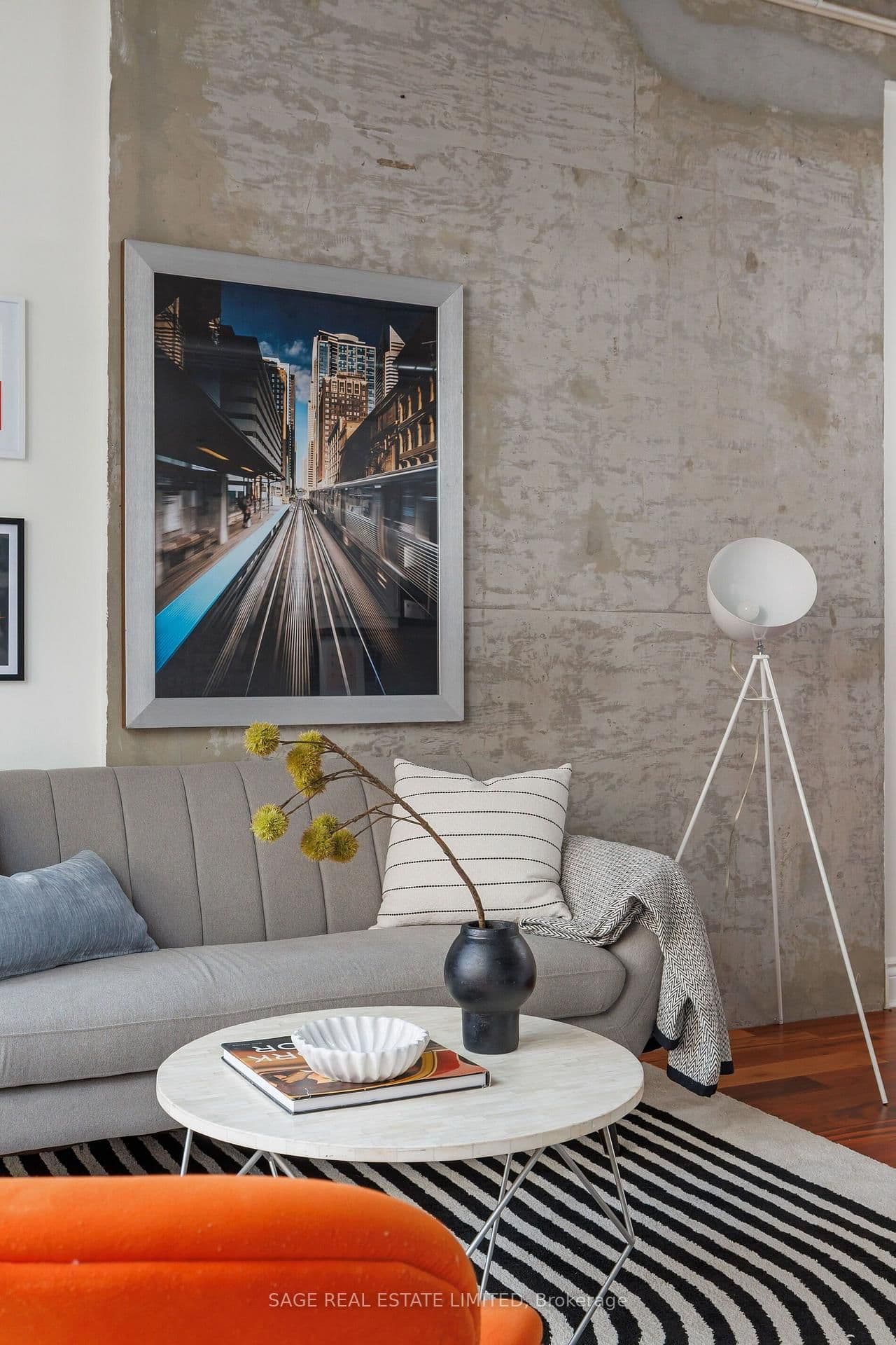 261 King Street E, Unit 402 thumbnail 13