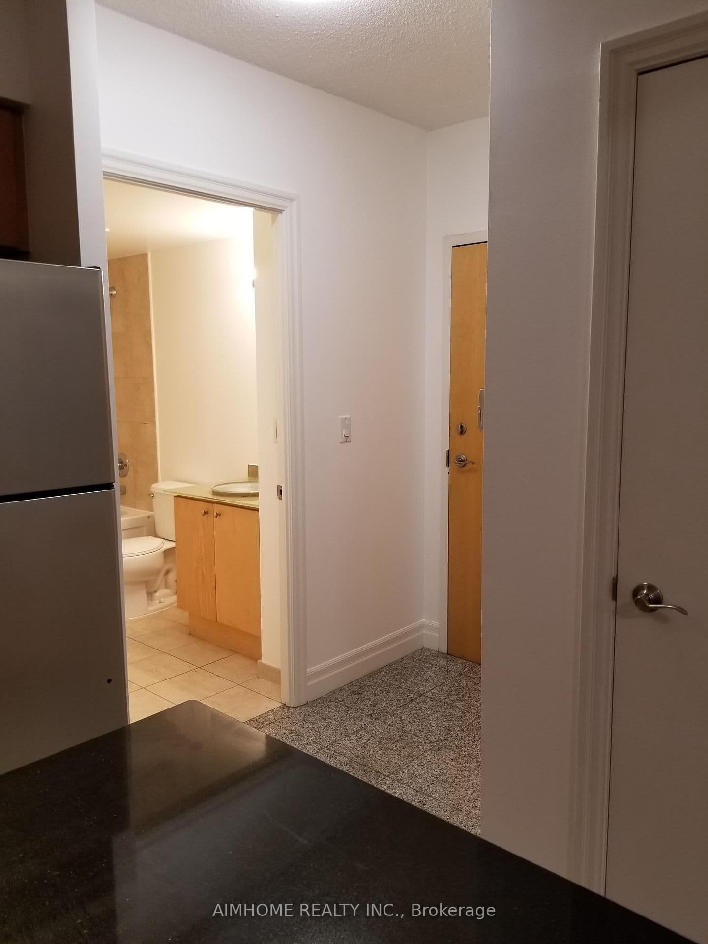 8 Scollard Street, Unit 402 thumbnail 7