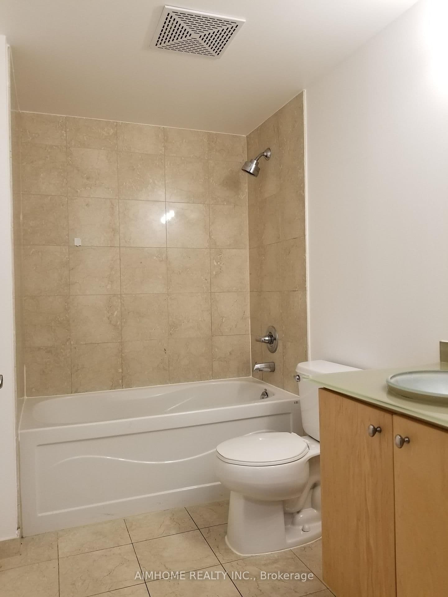8 Scollard Street, Unit 402 thumbnail 9
