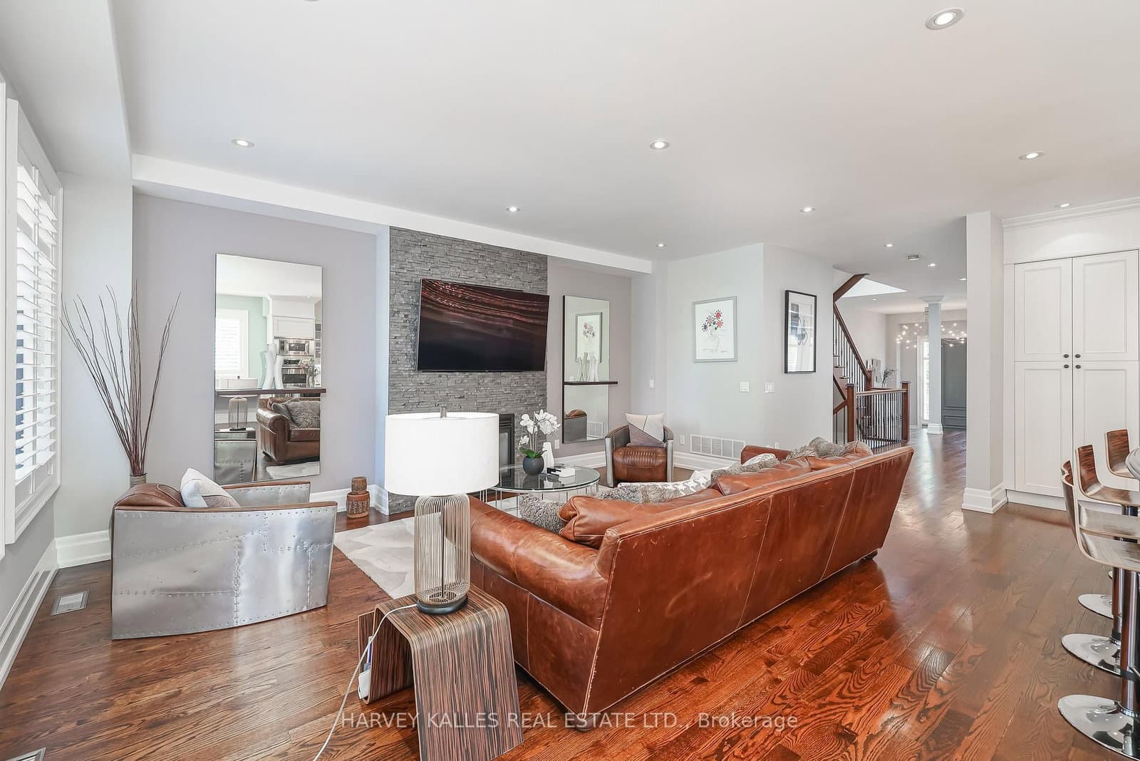 44 Churchill Avenue thumbnail 21