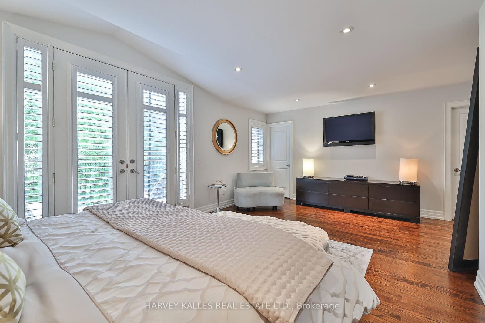 44 Churchill Avenue thumbnail 38