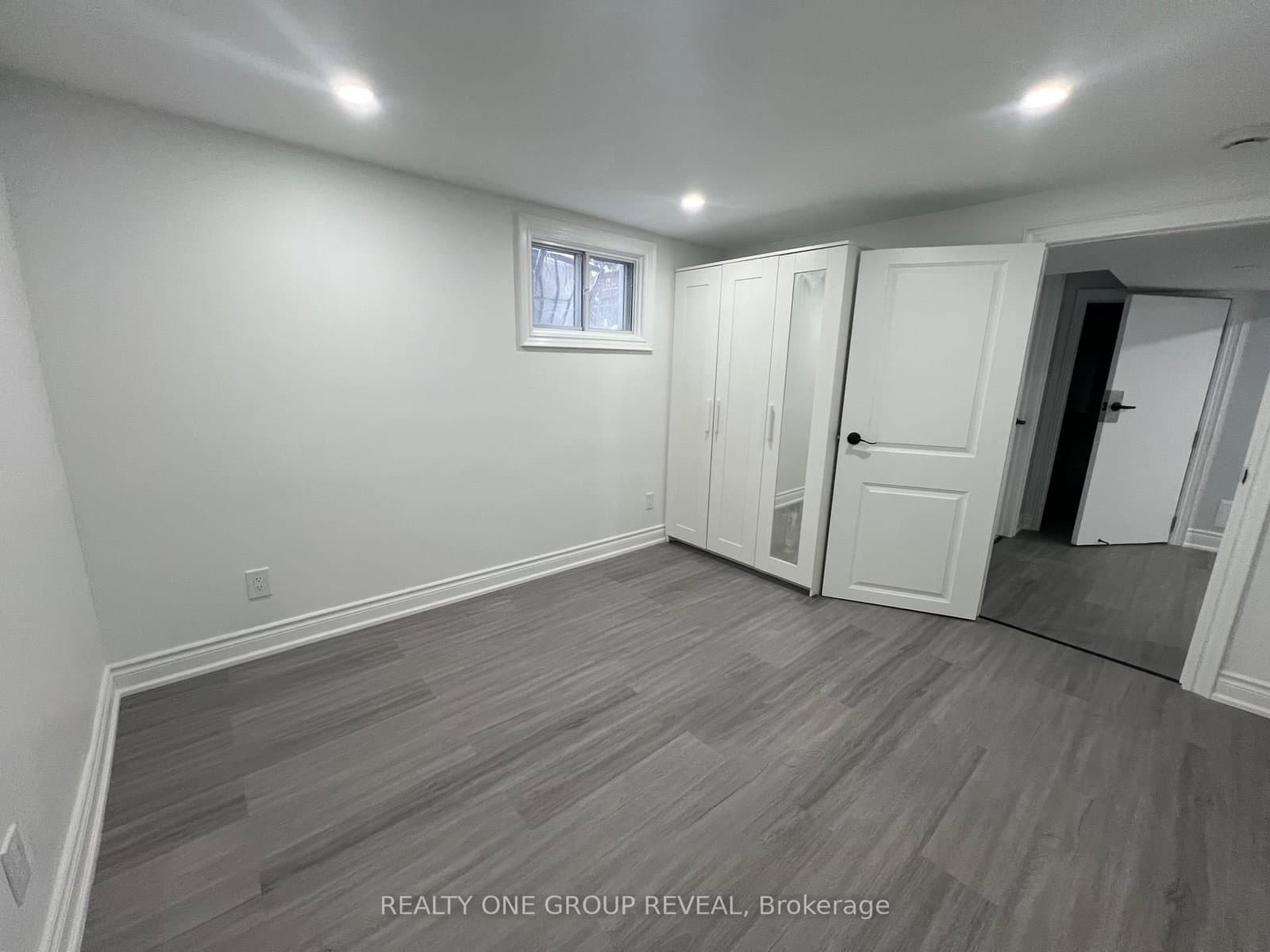 75 Regatta Crescent, Unit Basement thumbnail 17
