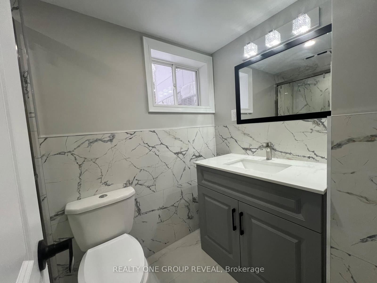 75 Regatta Crescent, Unit Basement thumbnail 21