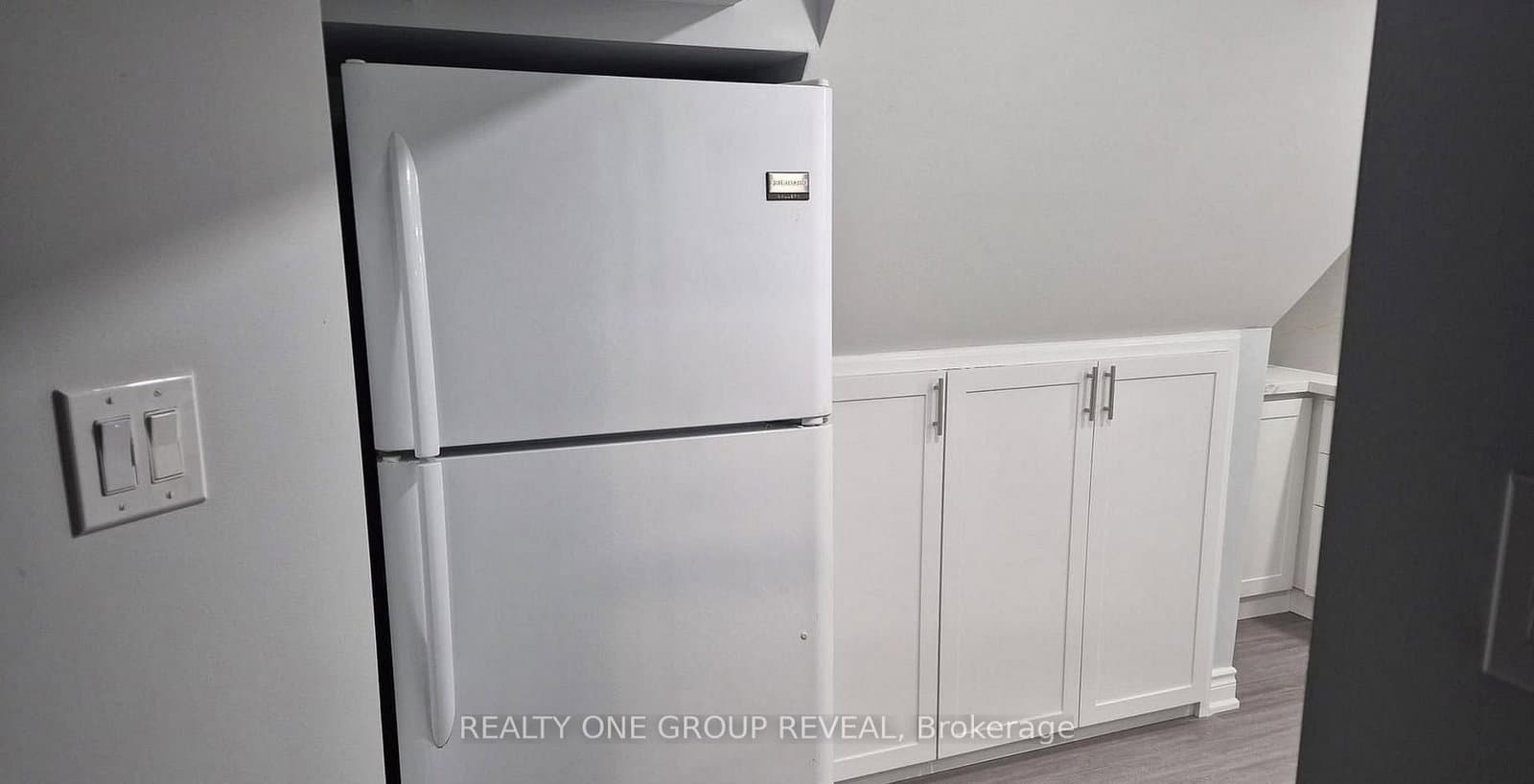 75 Regatta Crescent, Unit Basement thumbnail 4