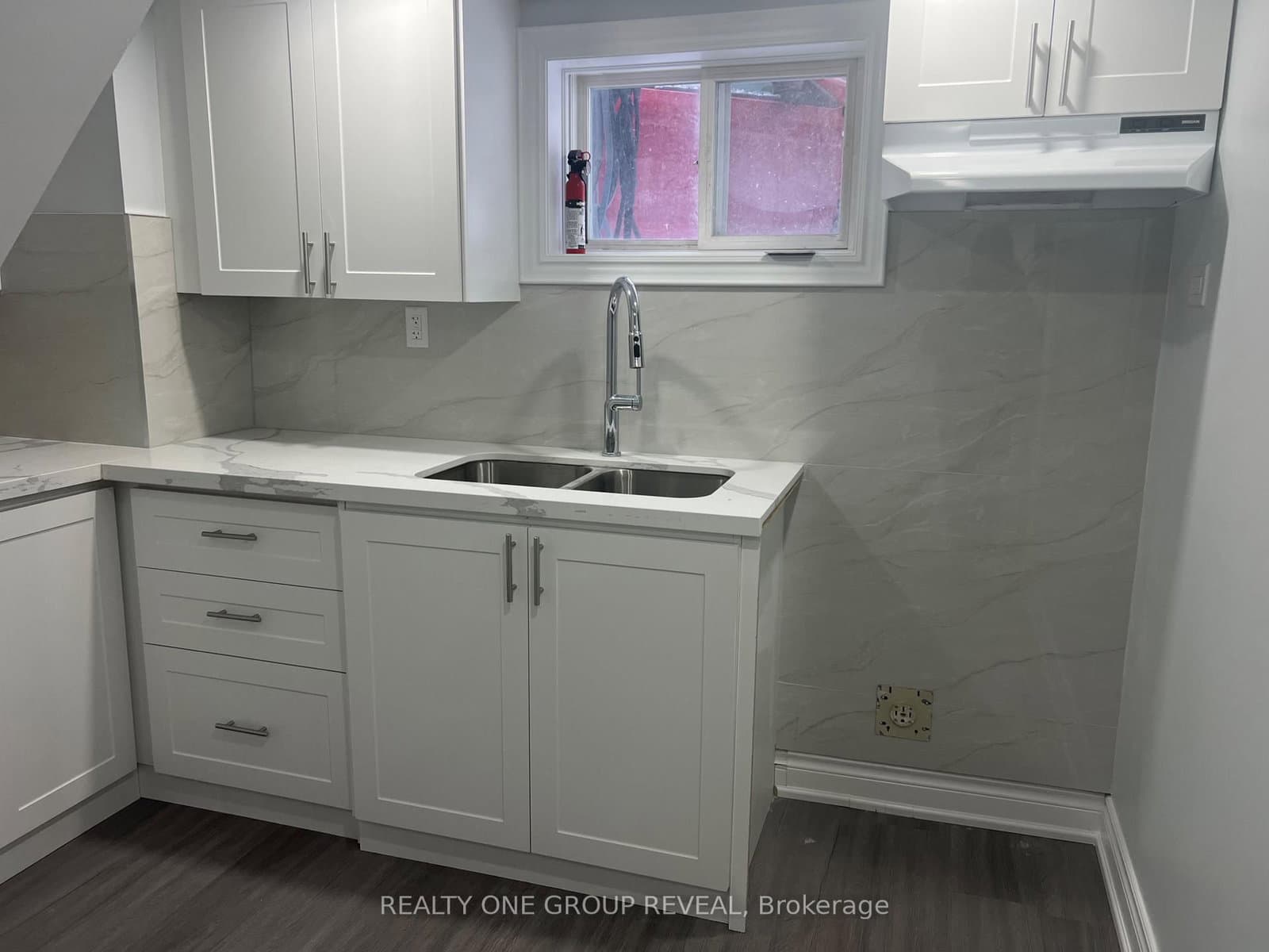 75 Regatta Crescent, Unit Basement thumbnail 6