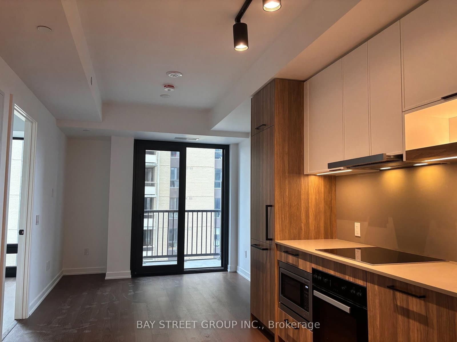 91 Montclair Avenue, Unit 1503 thumbnail 4