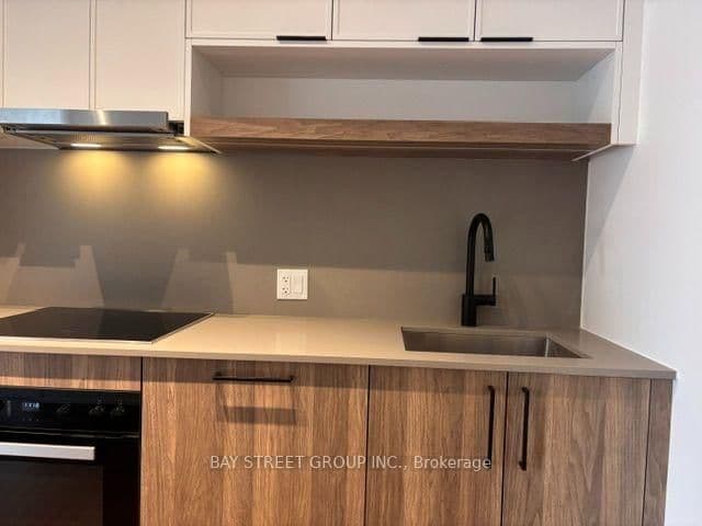 91 Montclair Avenue, Unit 1503 thumbnail 5