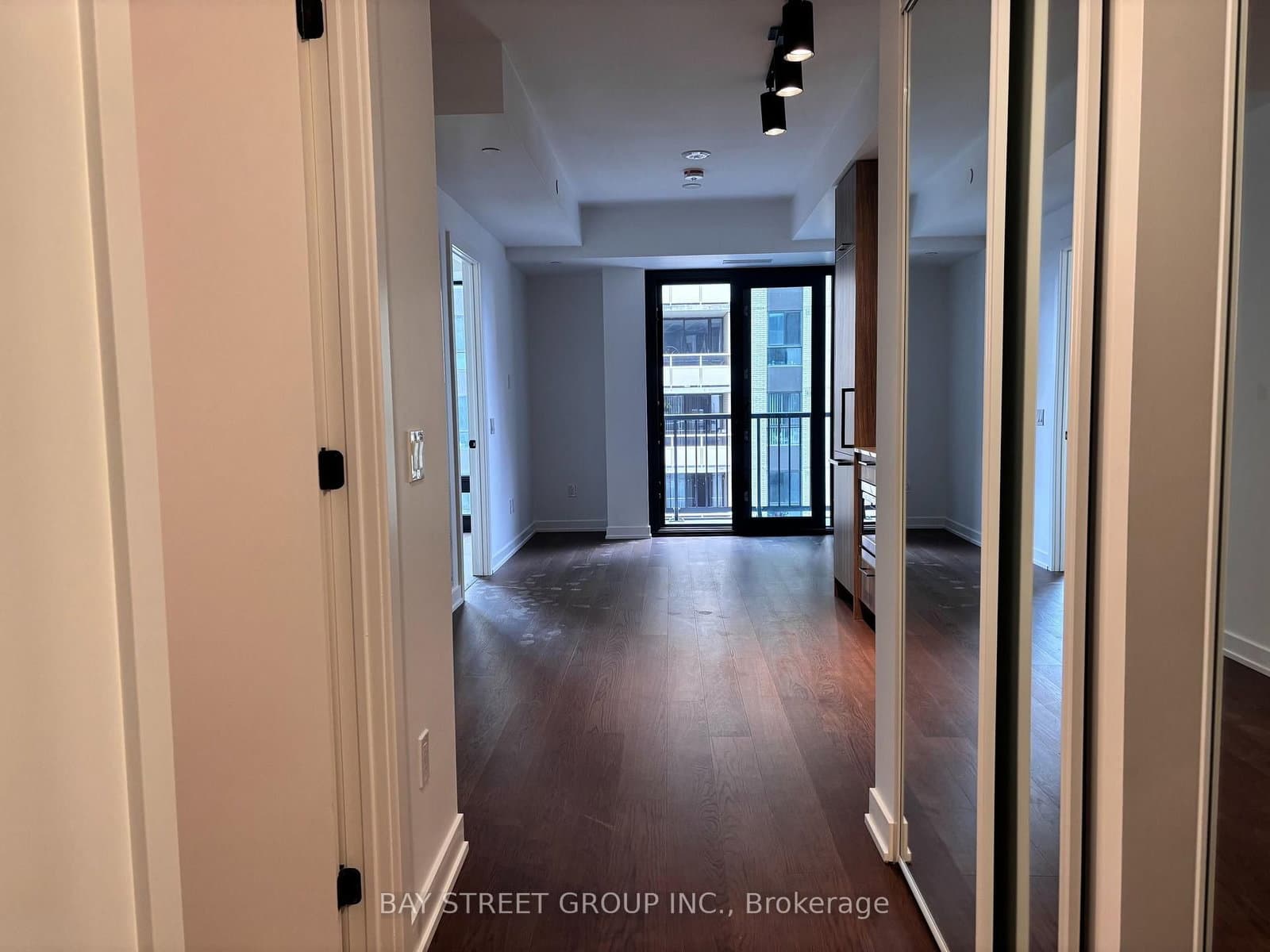 91 Montclair Avenue, Unit 1503 thumbnail 8
