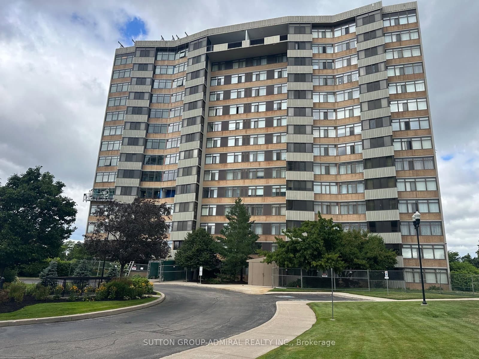 #206 - 1201 Steeles Avenue