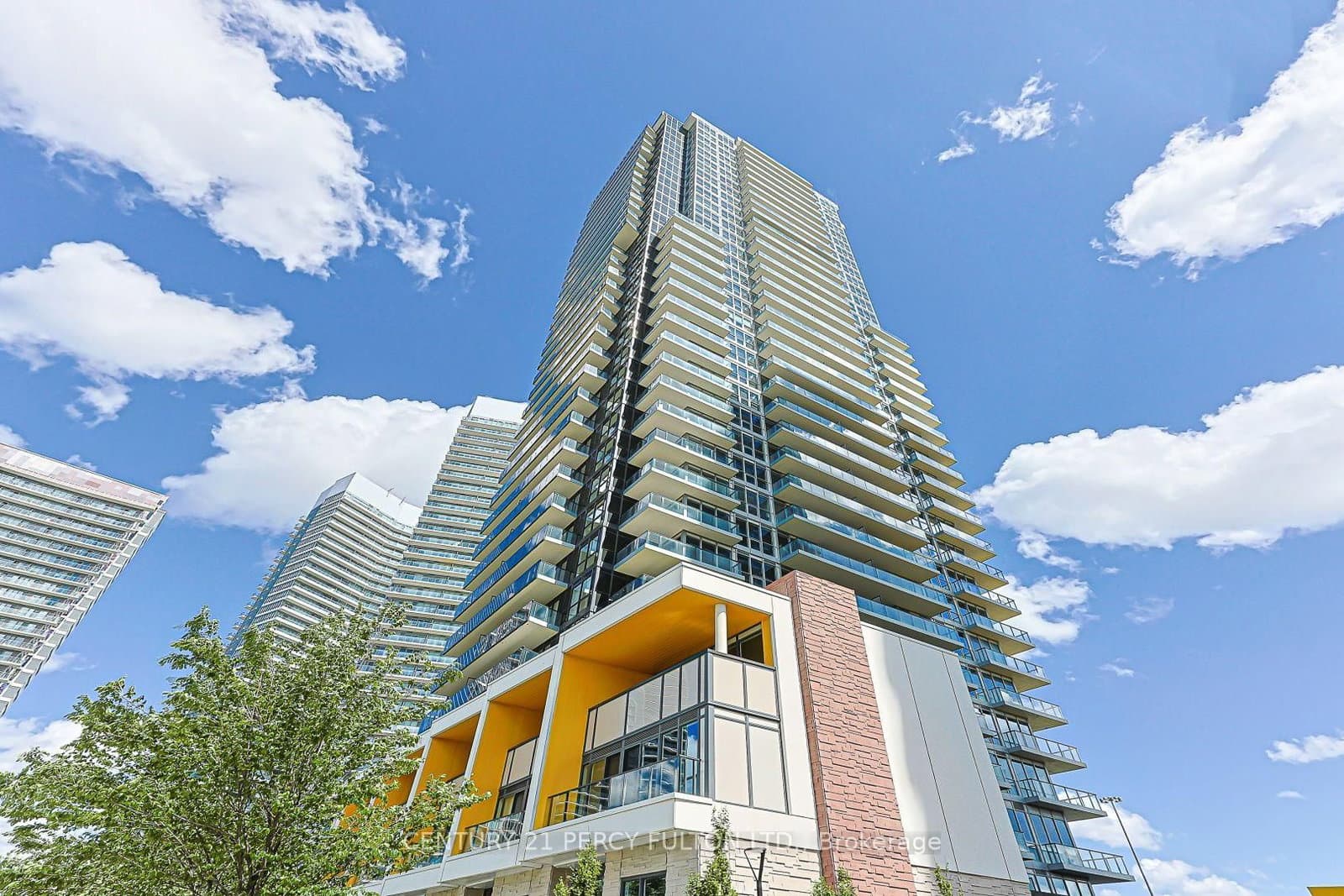 95 McMahon Drive, Unit 2207