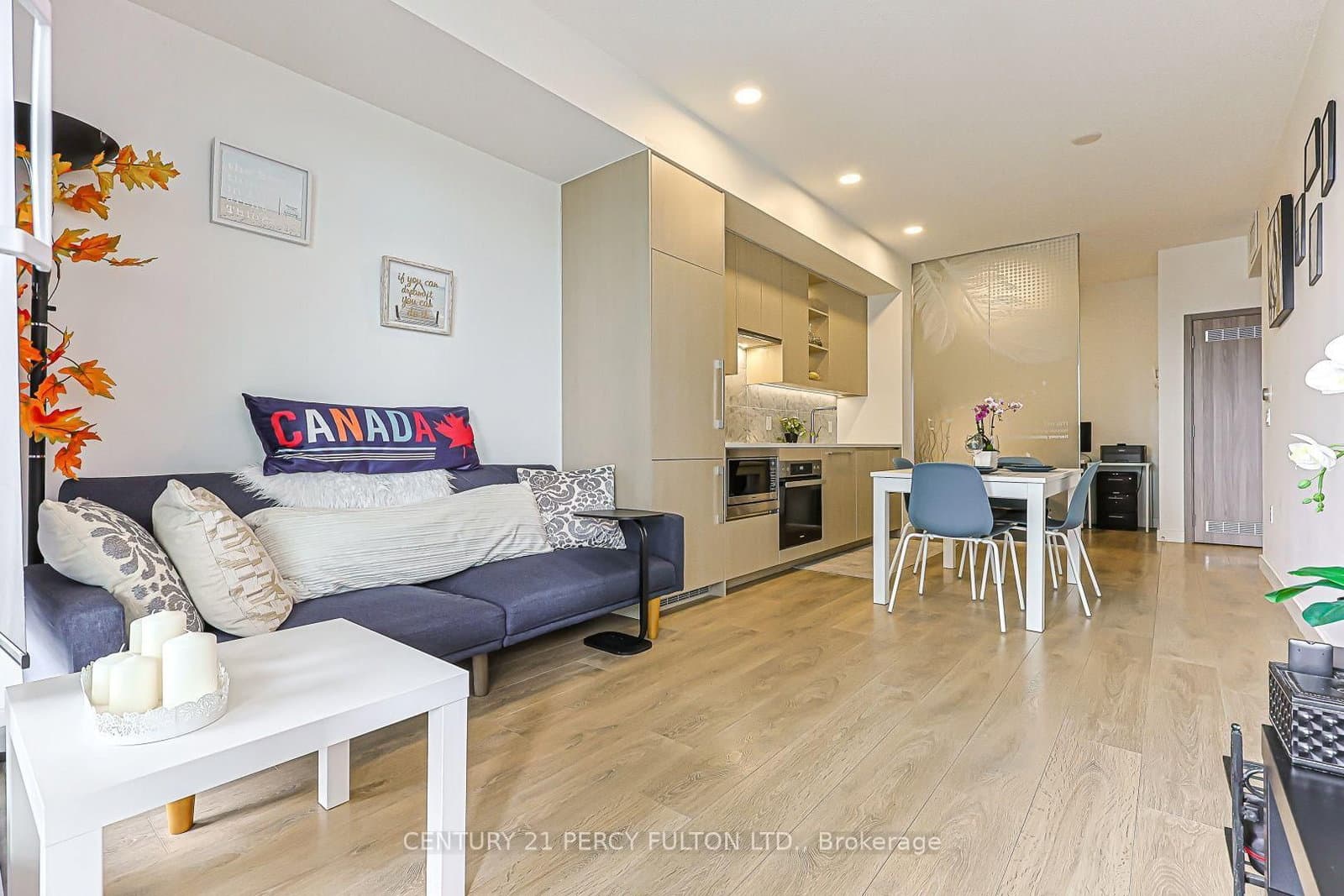 95 McMahon Drive, Unit 2207 thumbnail 10