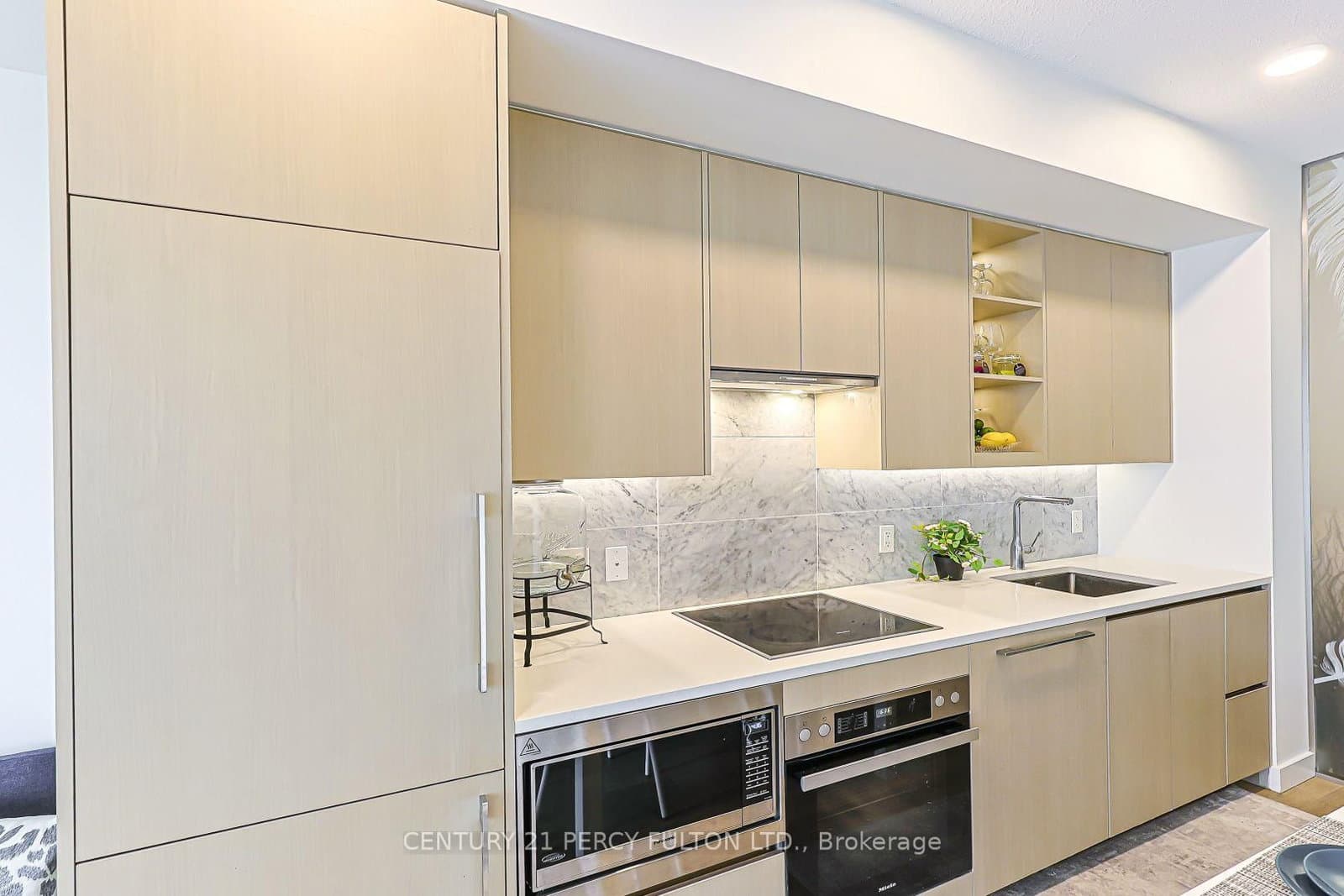 95 McMahon Drive, Unit 2207 thumbnail 12