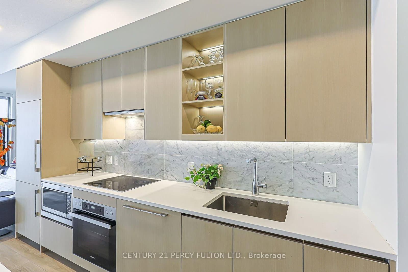 95 McMahon Drive, Unit 2207 thumbnail 14