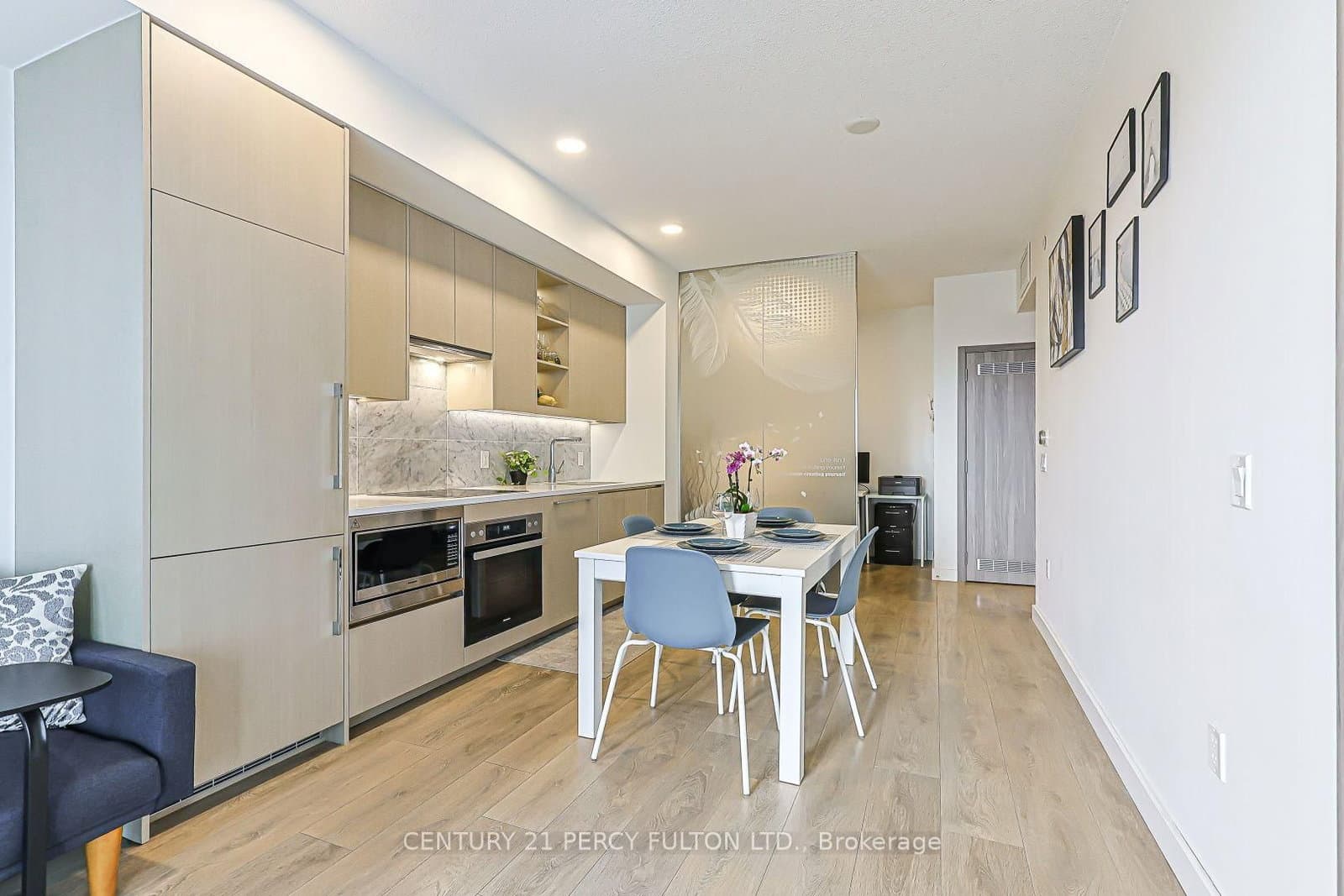 95 McMahon Drive, Unit 2207 thumbnail 16