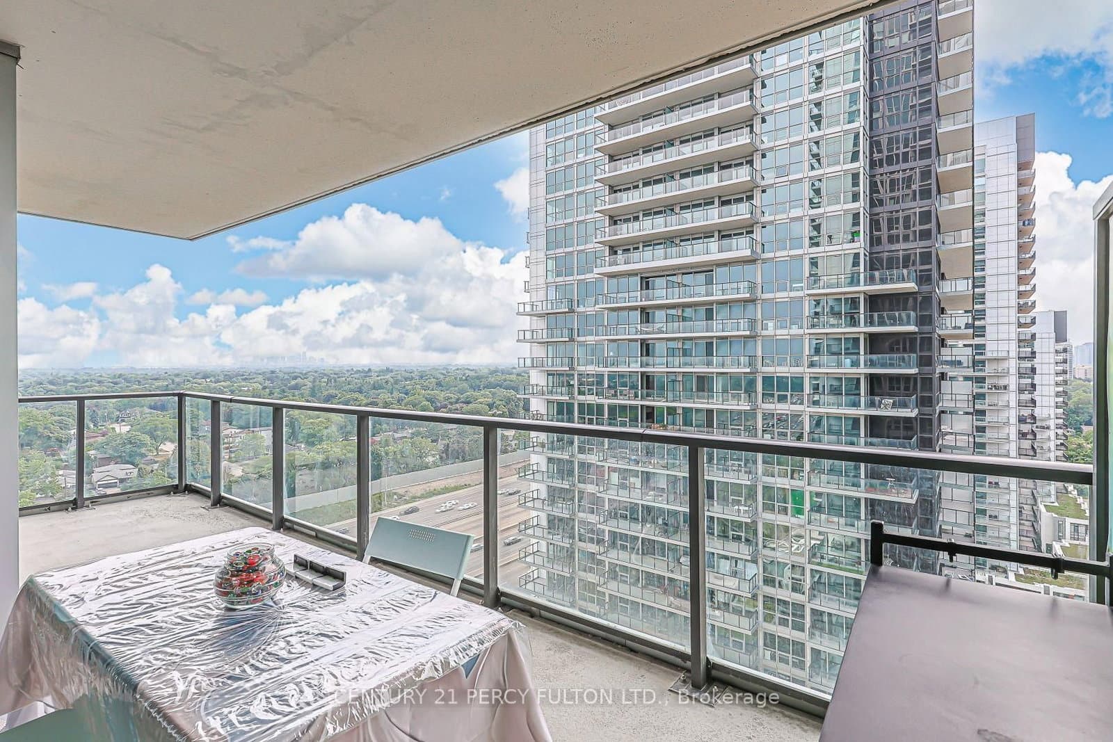 95 McMahon Drive, Unit 2207 thumbnail 18