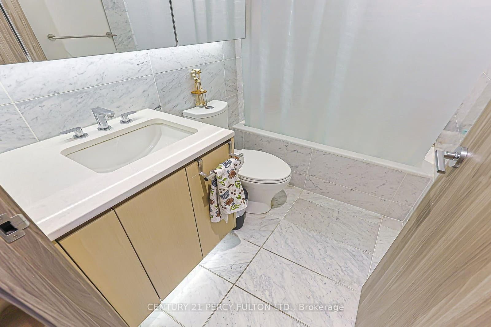 95 McMahon Drive, Unit 2207 thumbnail 19