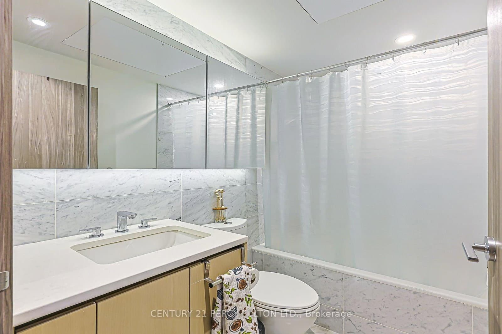 95 McMahon Drive, Unit 2207 thumbnail 20