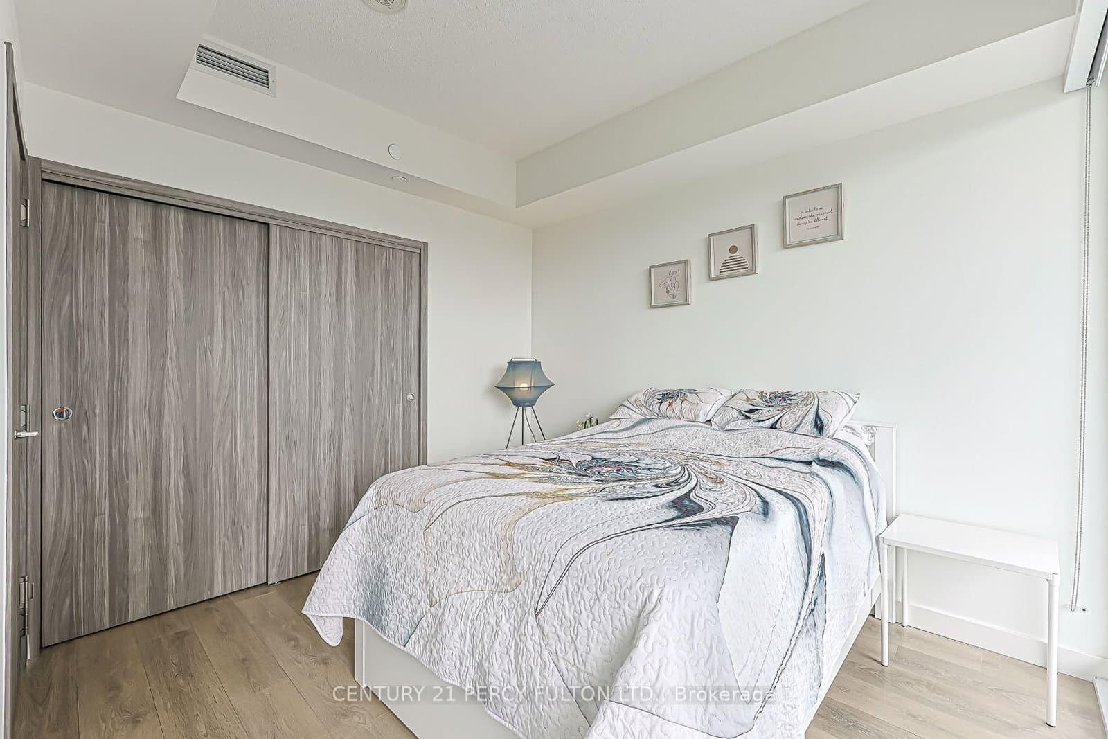95 McMahon Drive, Unit 2207 thumbnail 3