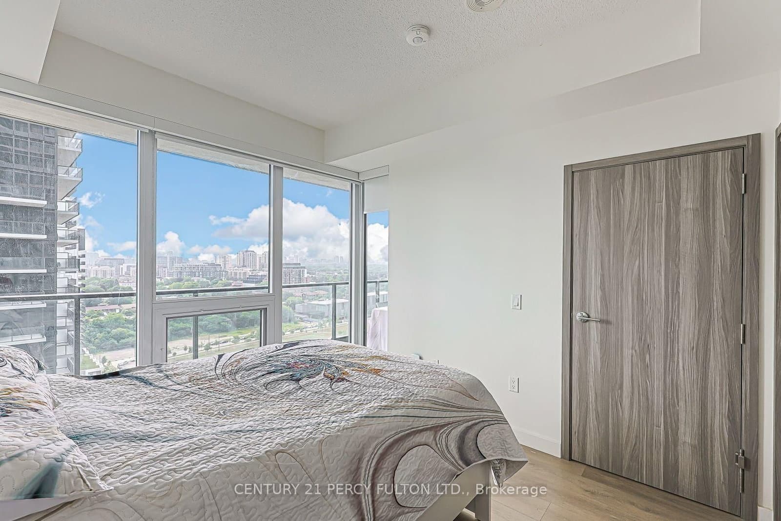 95 McMahon Drive, Unit 2207 thumbnail 5