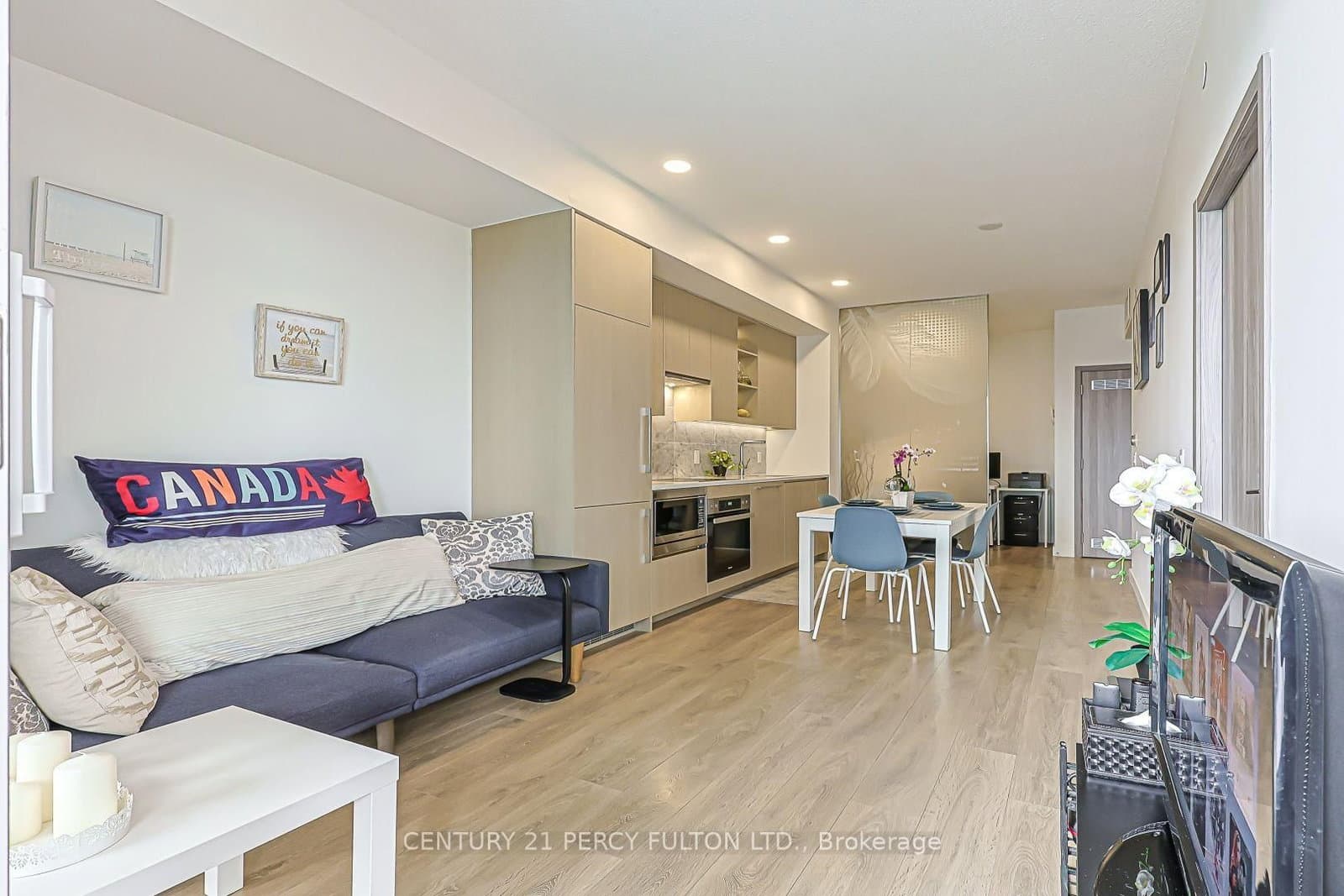 95 McMahon Drive, Unit 2207 thumbnail 9