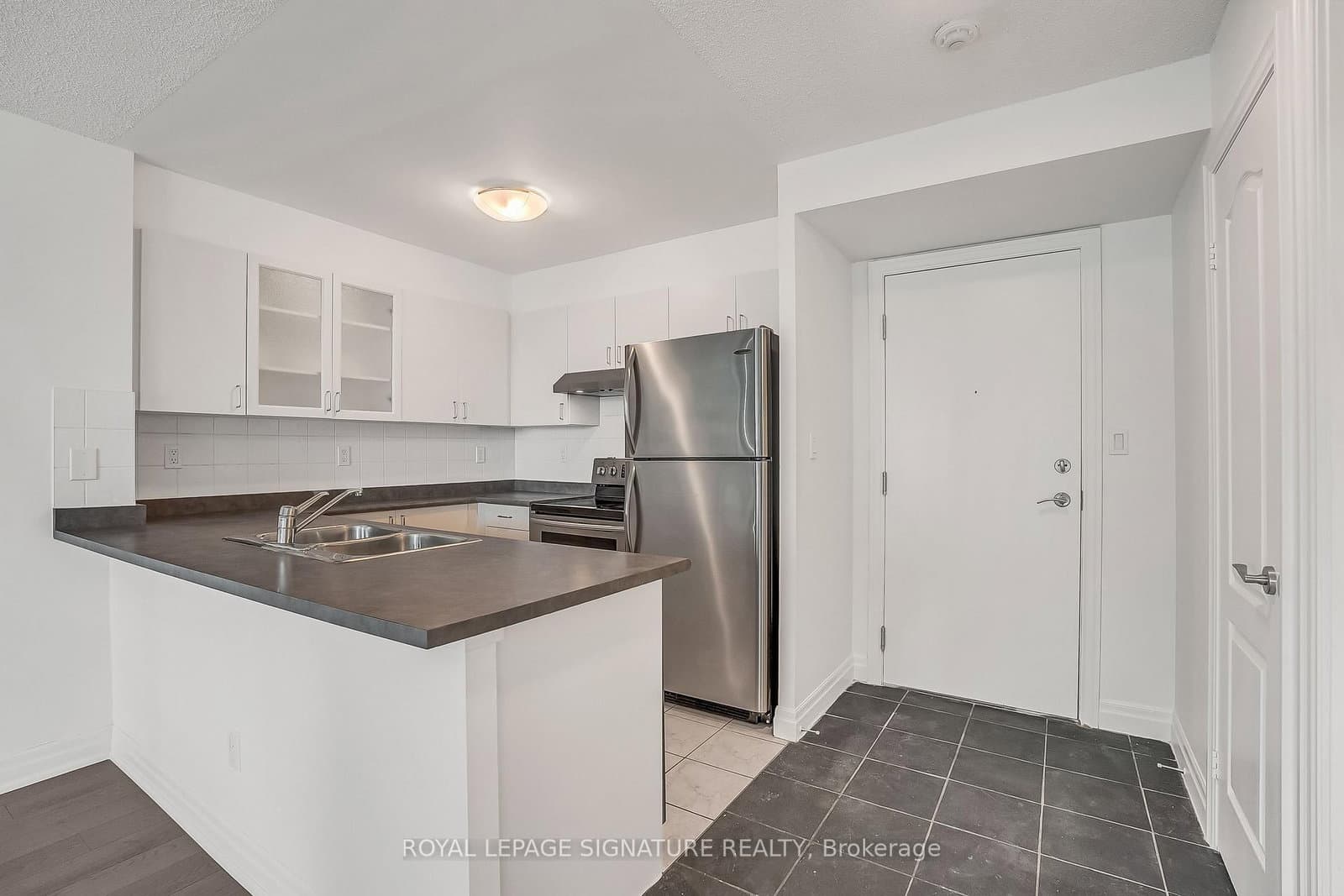 188 Doris Avenue, Unit 802 thumbnail 2