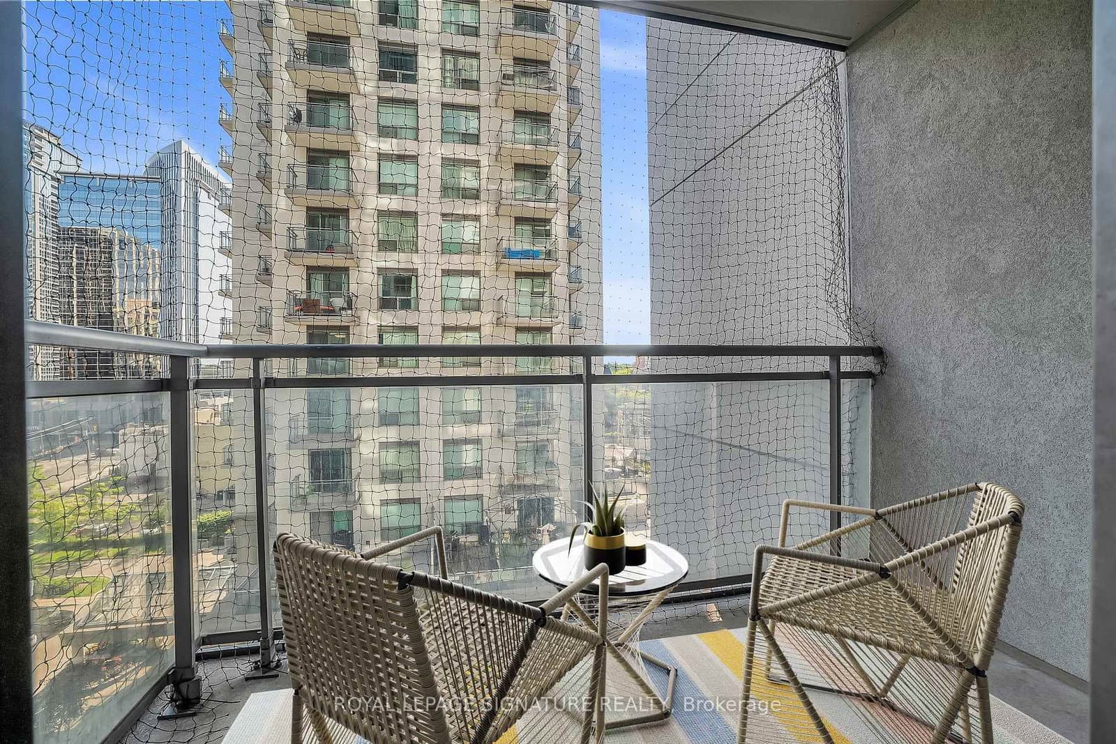 188 Doris Avenue, Unit 802 thumbnail 24