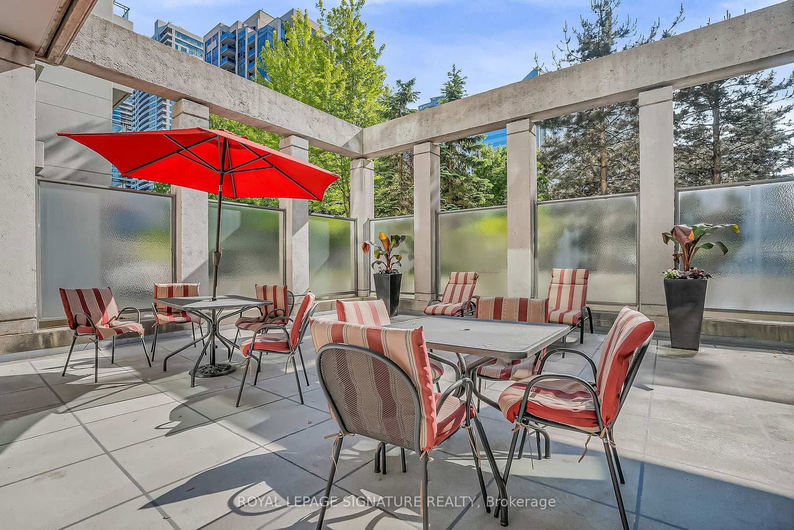 188 Doris Avenue, Unit 802 thumbnail 25