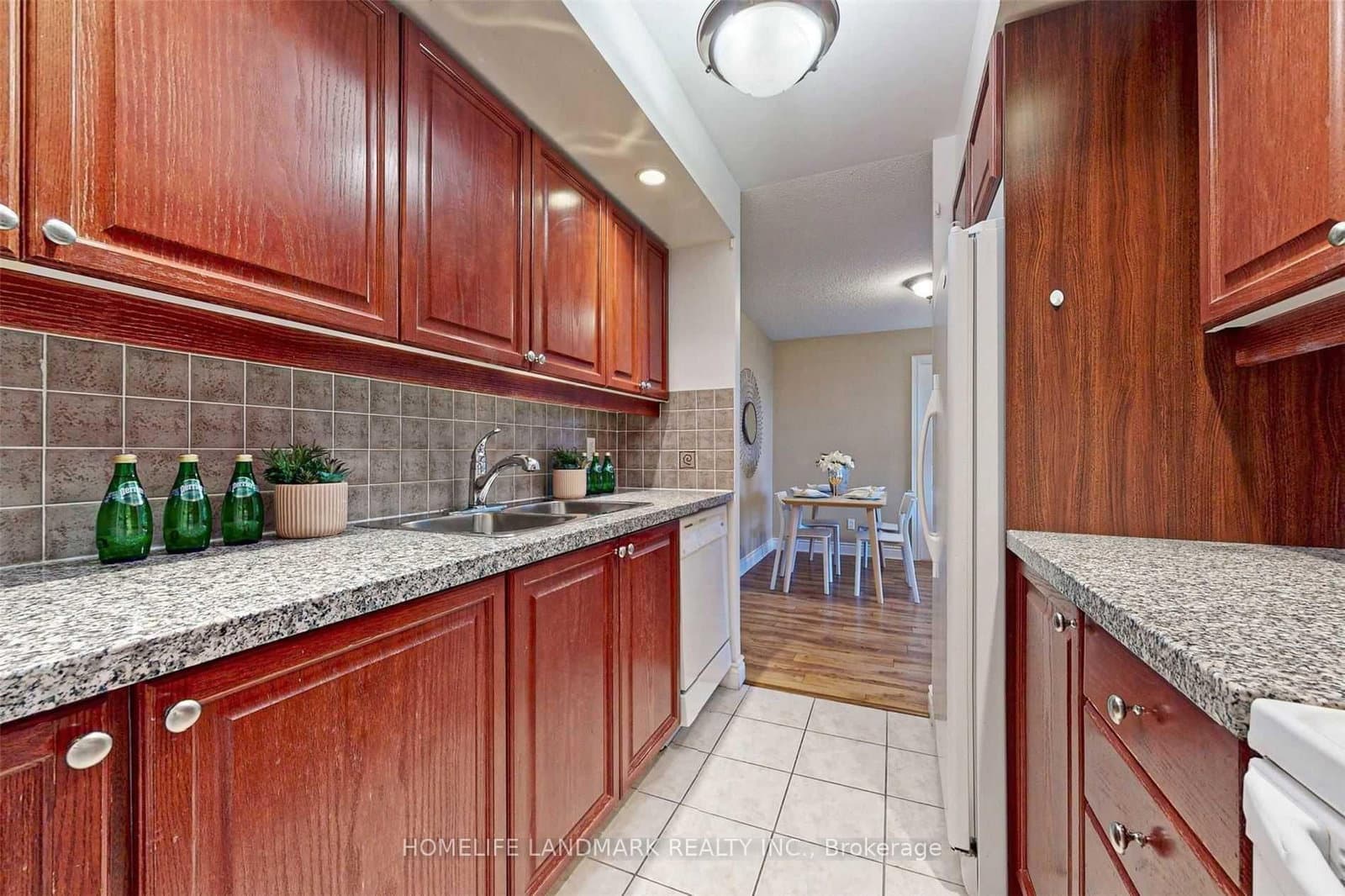 10 Northtown Way, Unit 501 thumbnail 4