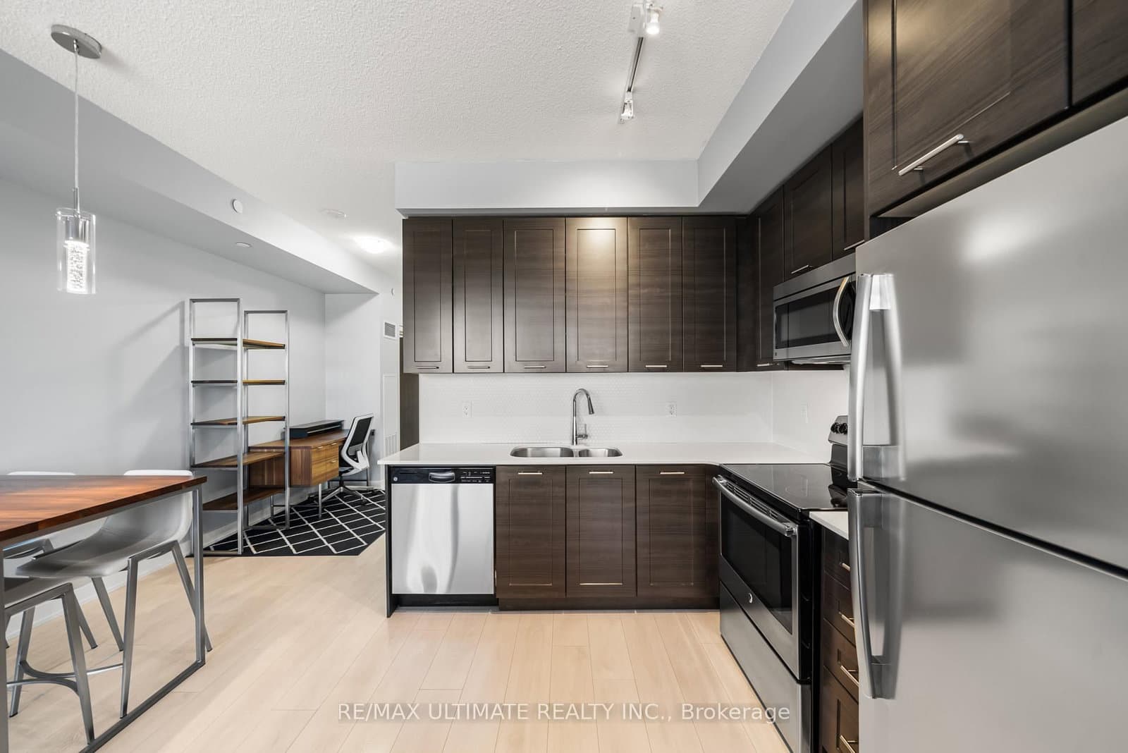 50 Bruyeres Mews, Unit 1001 thumbnail 15