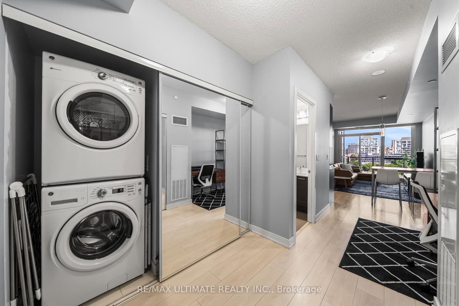 50 Bruyeres Mews, Unit 1001 thumbnail 17