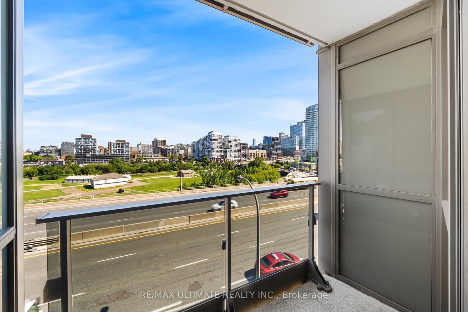 50 Bruyeres Mews, Unit 1001 thumbnail 19