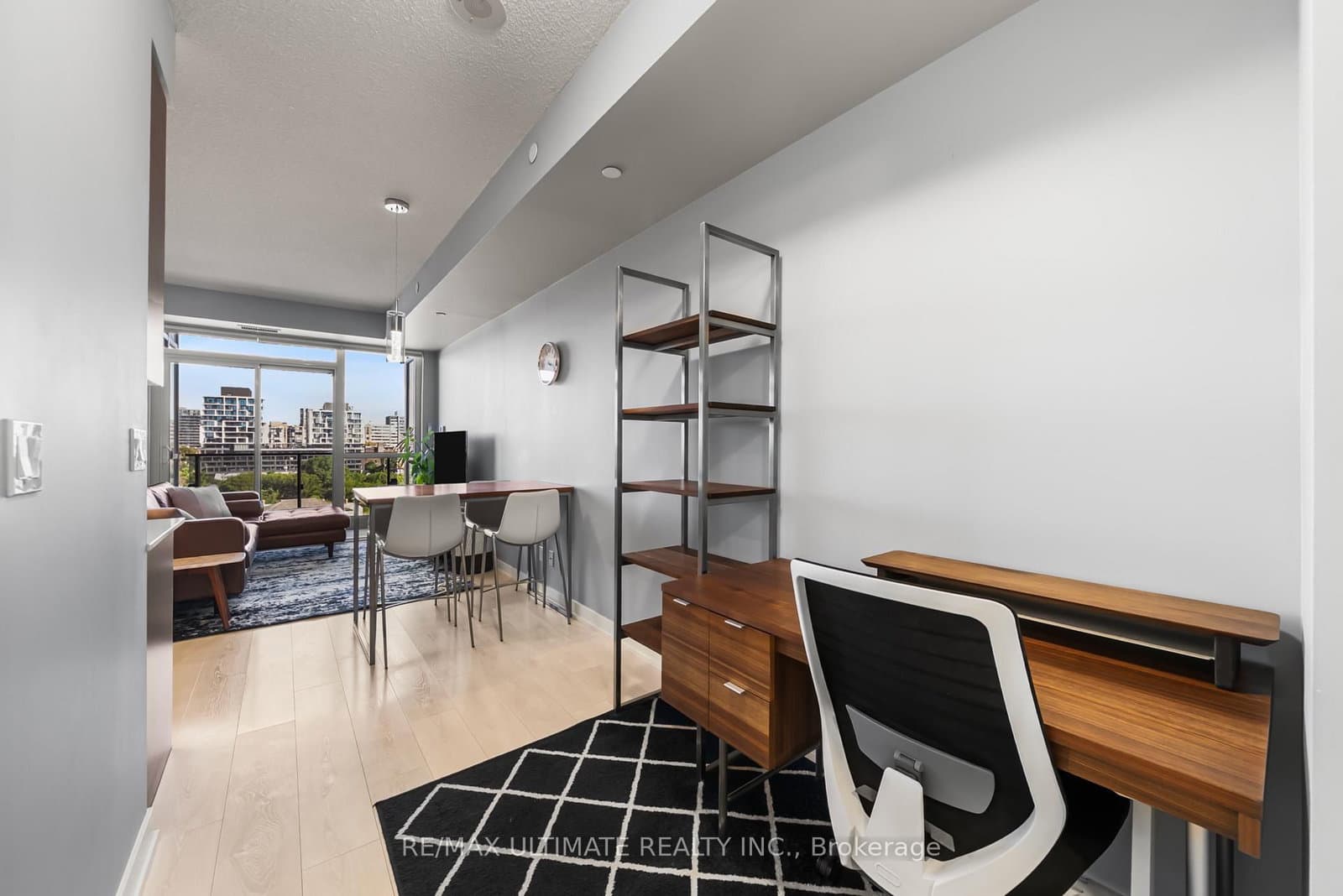 50 Bruyeres Mews, Unit 1001 thumbnail 5