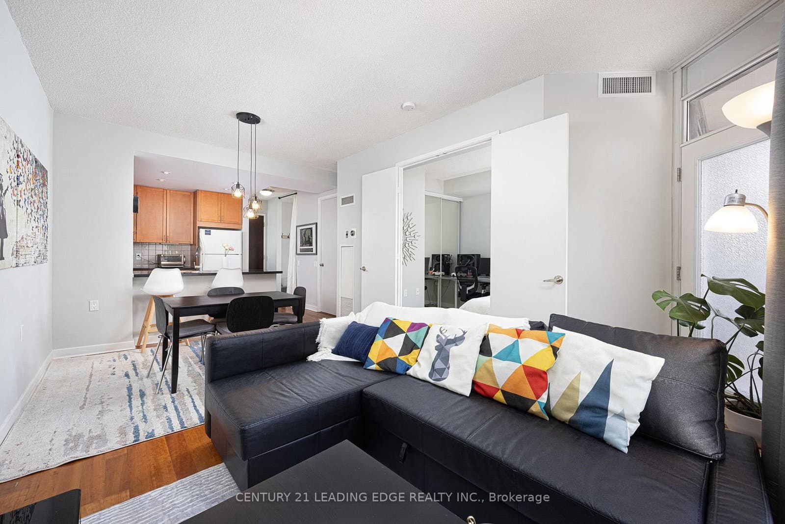 85 Bloor Street E, Unit 1413 thumbnail 10