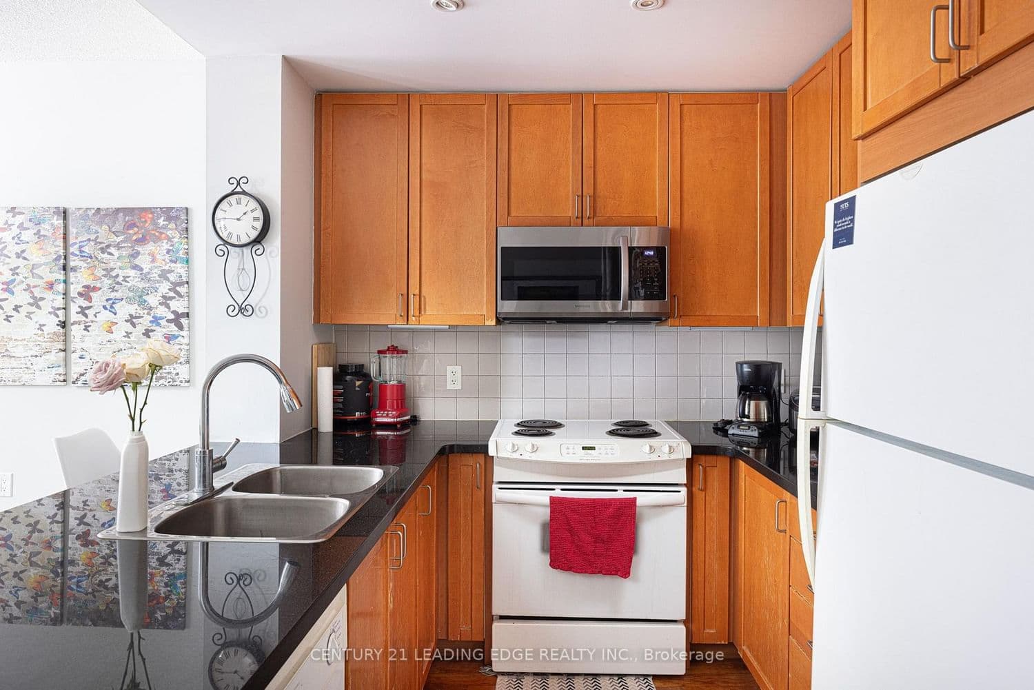85 Bloor Street E, Unit 1413 thumbnail 13