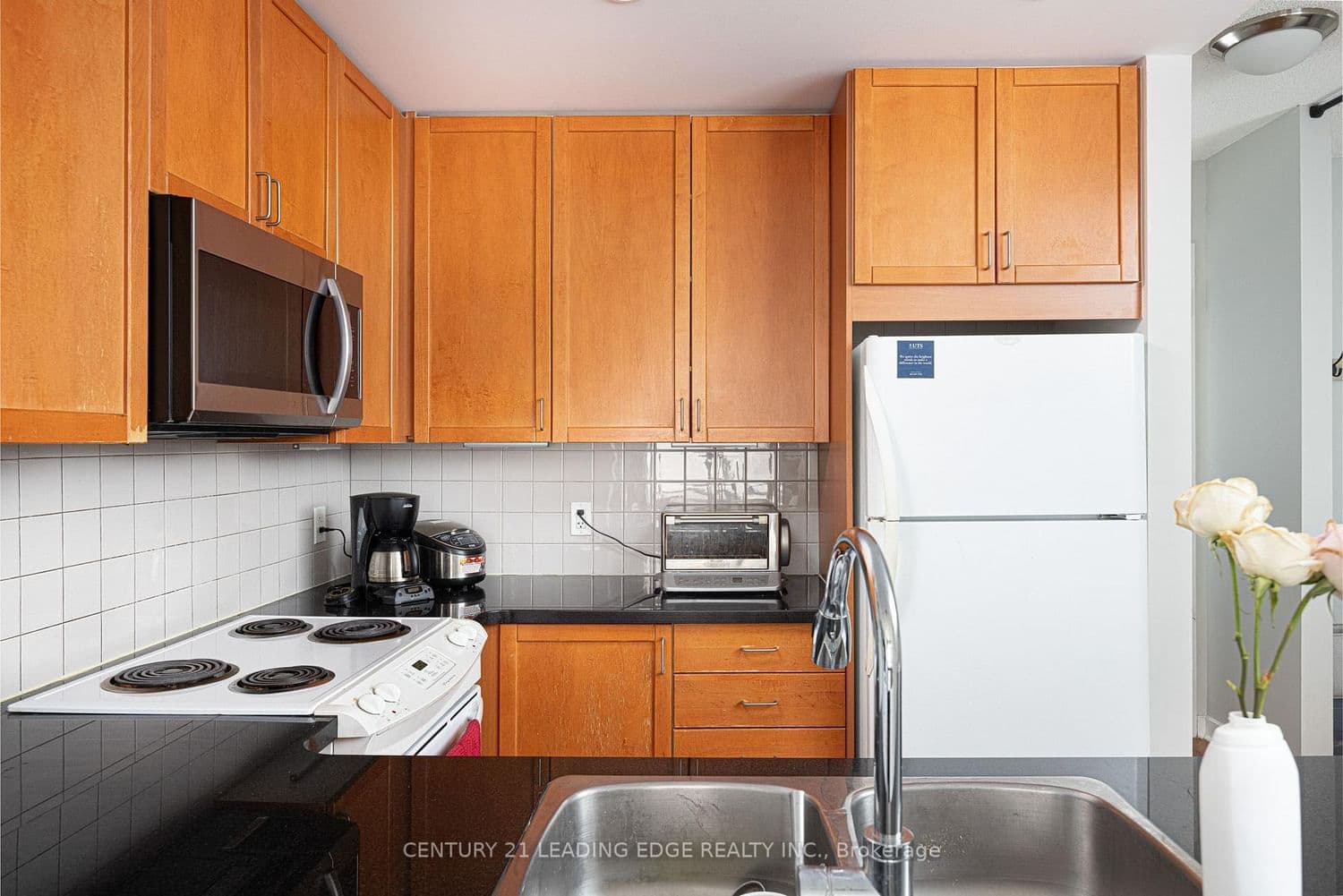 85 Bloor Street E, Unit 1413 thumbnail 14