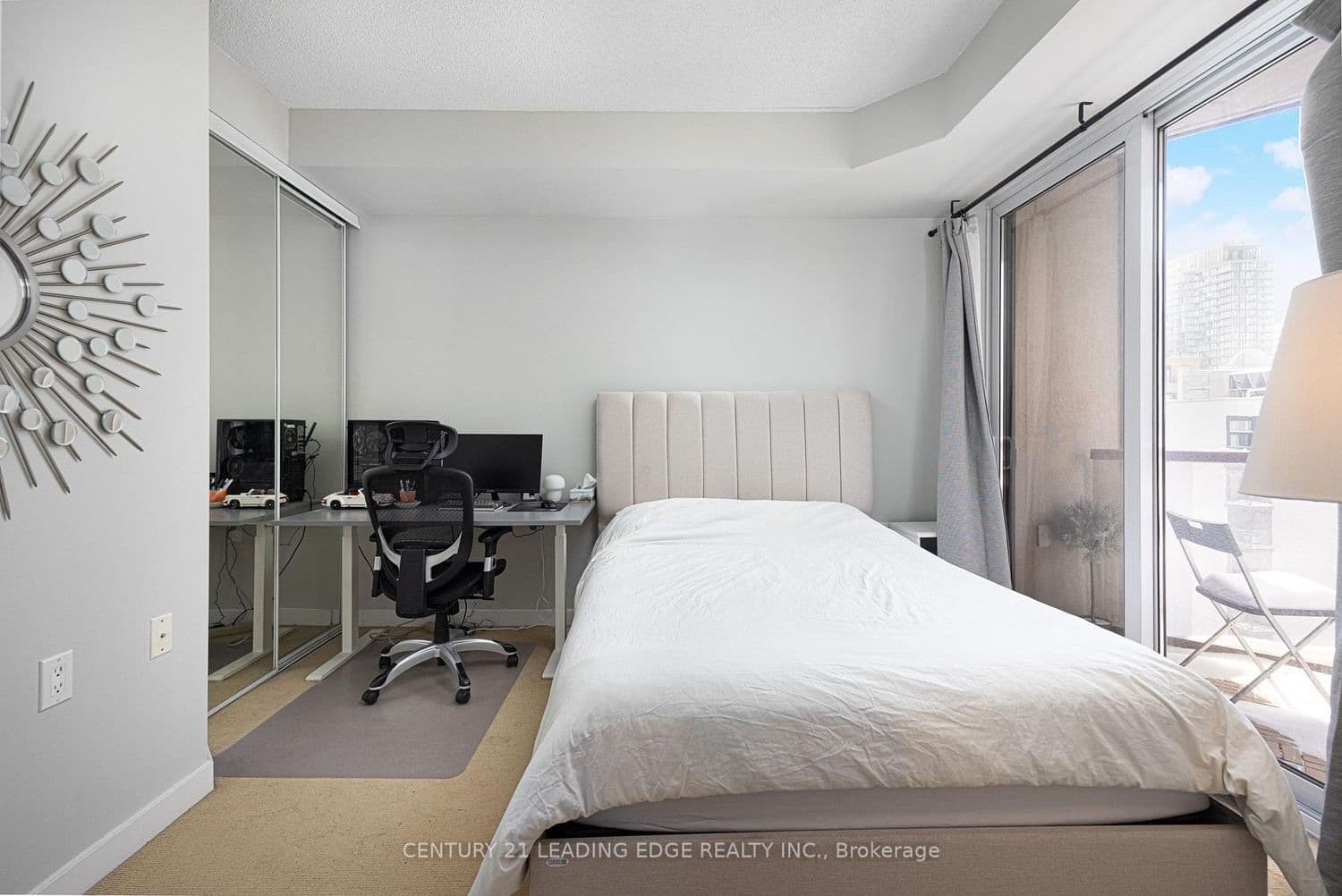 85 Bloor Street E, Unit 1413 thumbnail 16