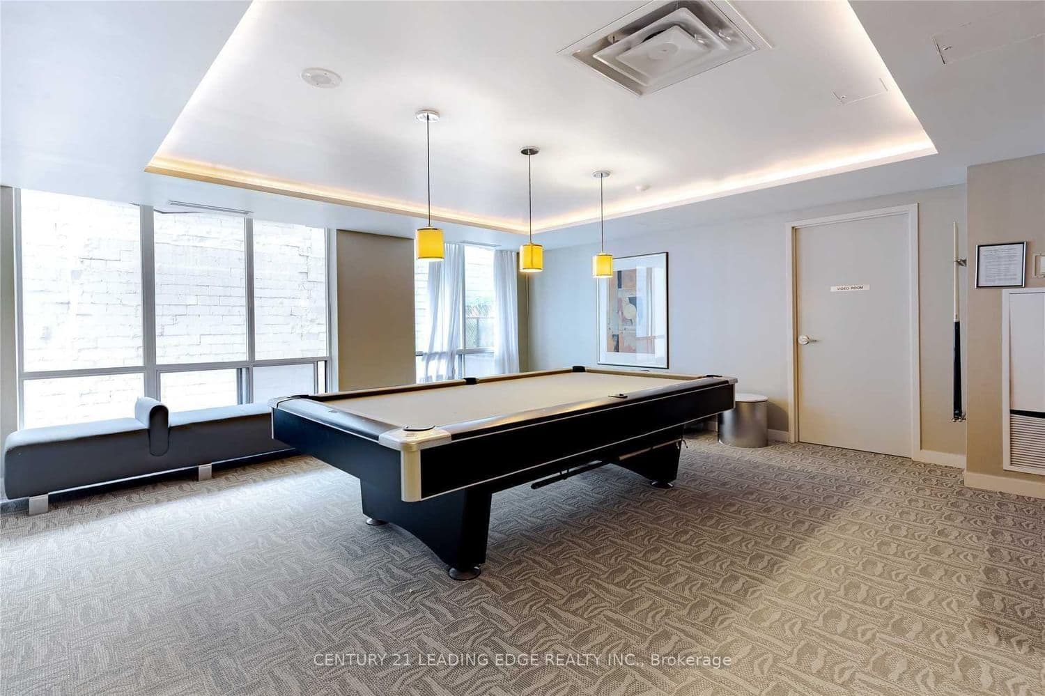 85 Bloor Street E, Unit 1413 thumbnail 25