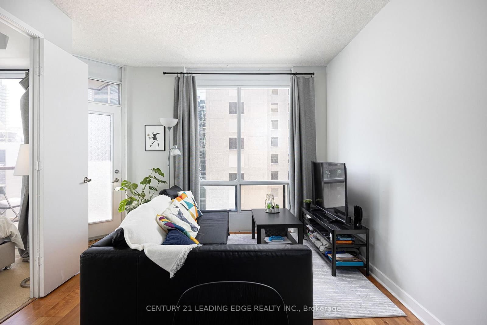 85 Bloor Street E, Unit 1413 thumbnail 7