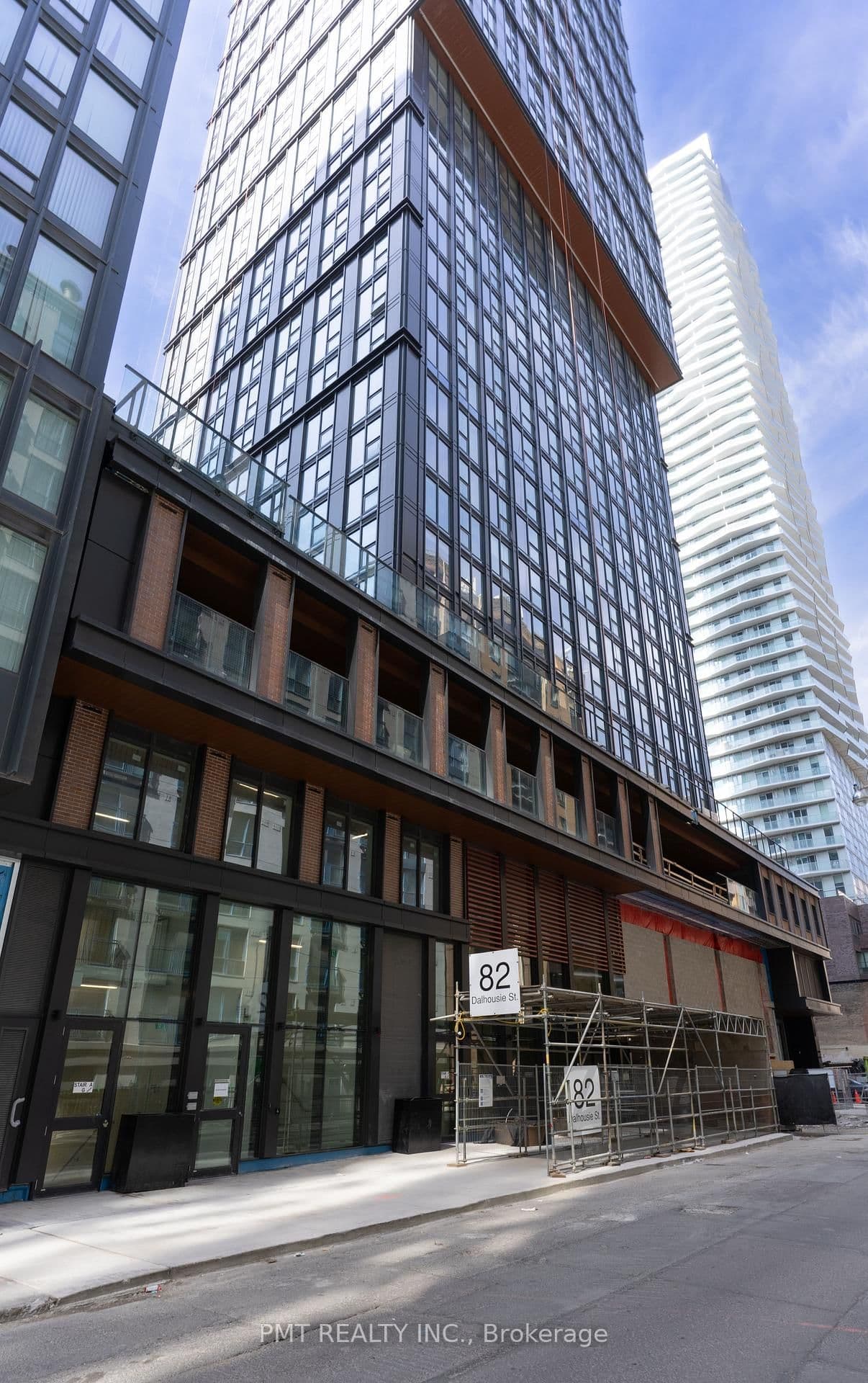 82 Dalhousie Street, Unit 806 - Image 1