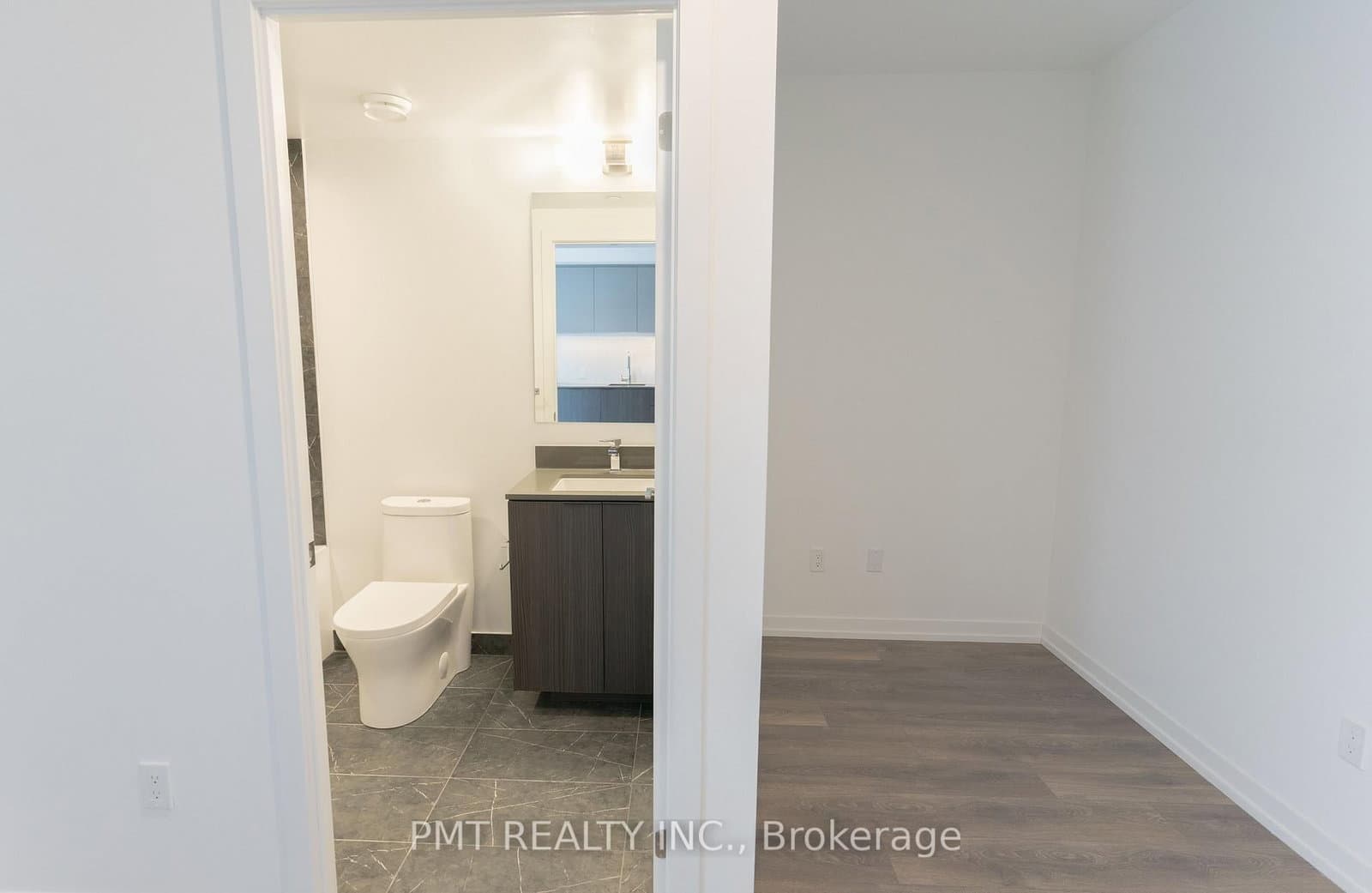 82 Dalhousie Street, Unit 806 thumbnail 10