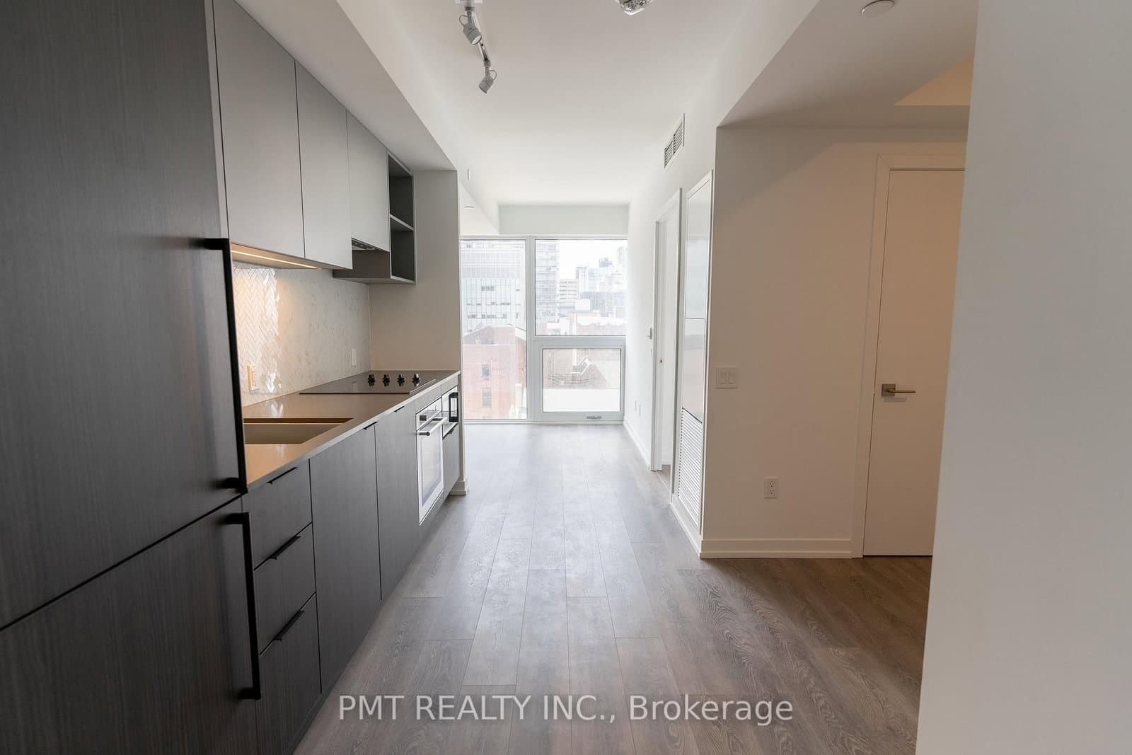82 Dalhousie Street, Unit 806 thumbnail 3